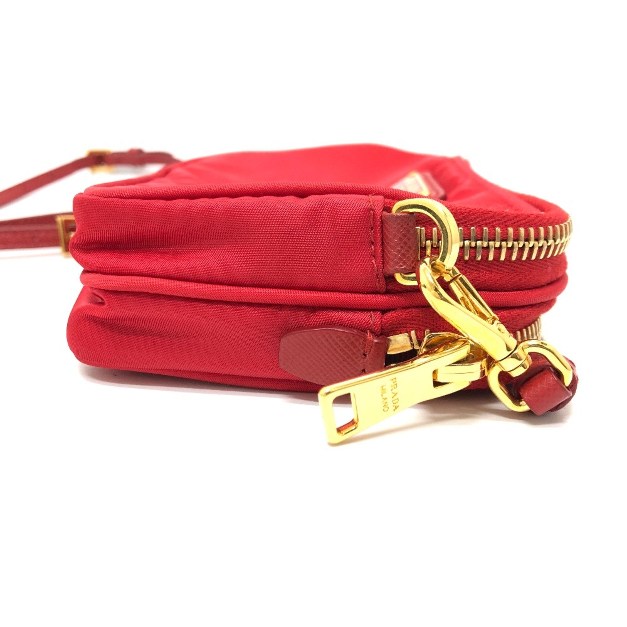 Prada Red Cloth Shoulder Bag (Pre-Owned)