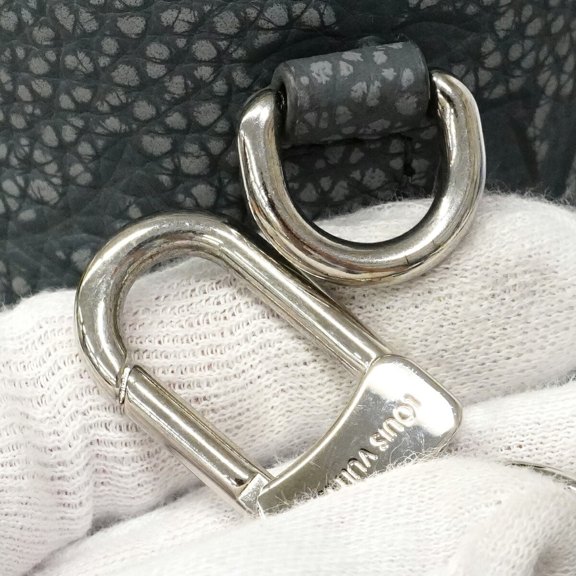 Louis Vuitton Gray Shoulder Bag (Pre-Owned)