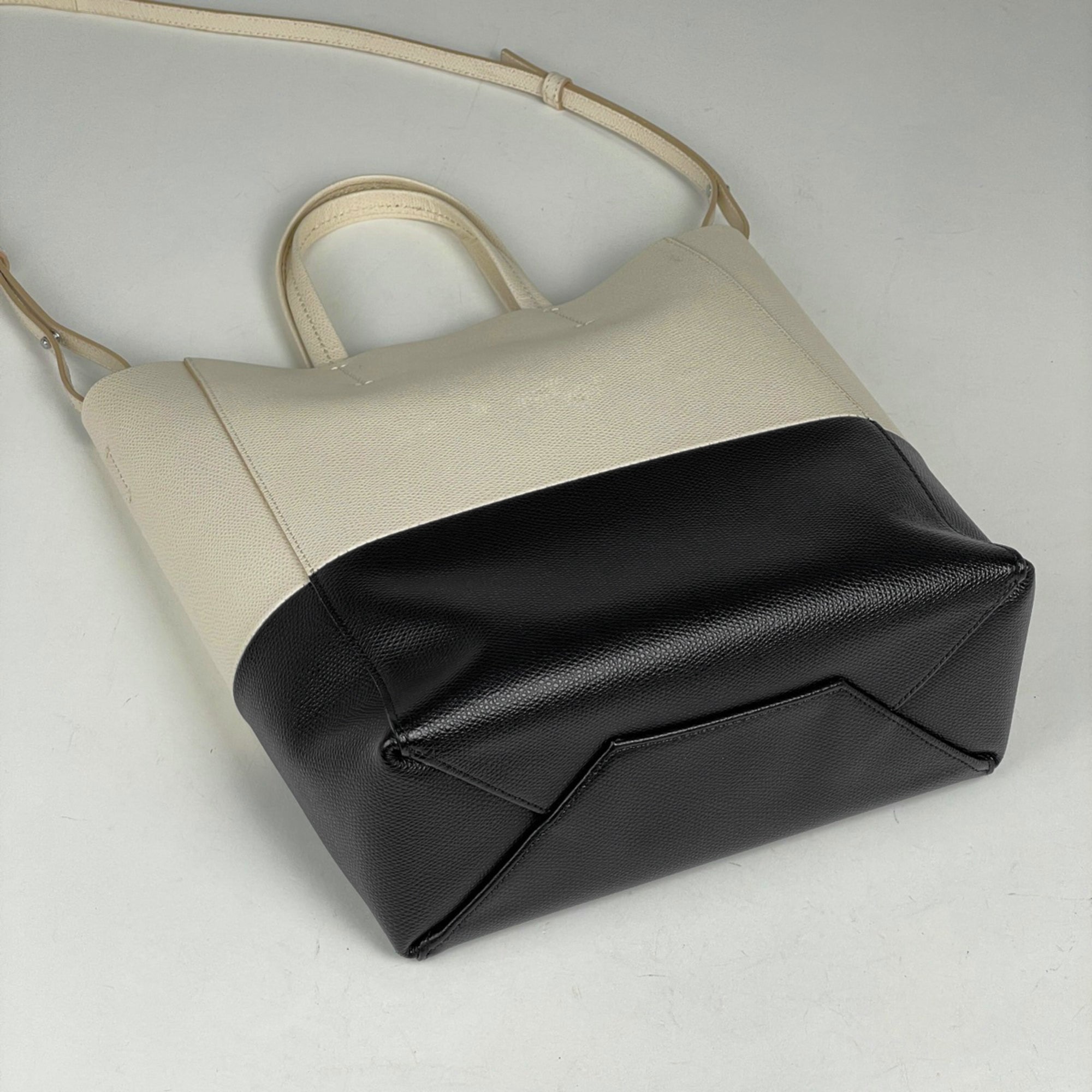 Celine Cabas Black Ivory Leather Shoulder Bag Tote Bag (Pre-Owned)