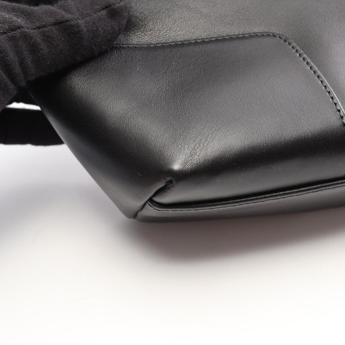 Loewe Black Leather Clutch Bag Handbag (Pre-Owned)