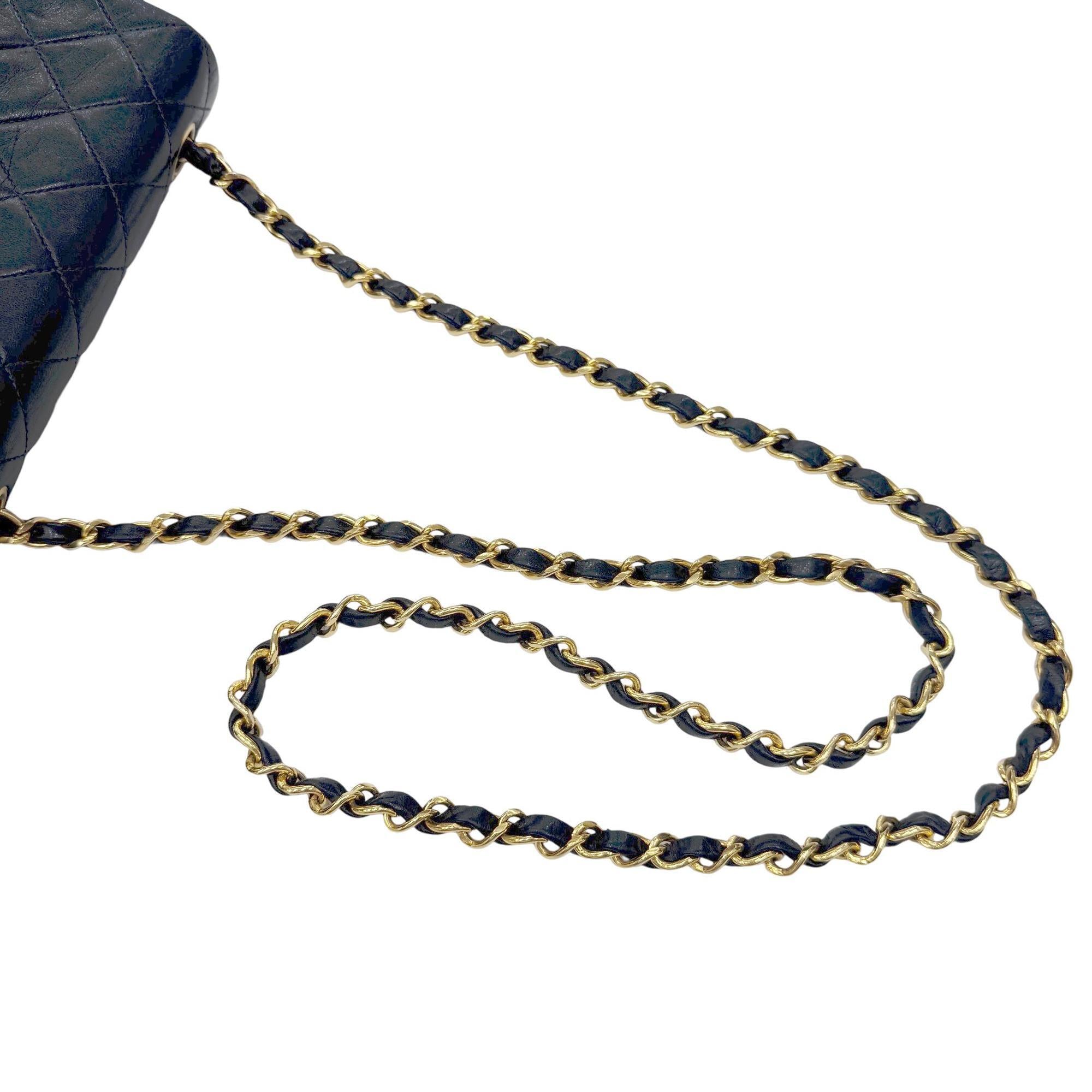 Chanel Black Leather Shoulder Bag (Pre-Owned)