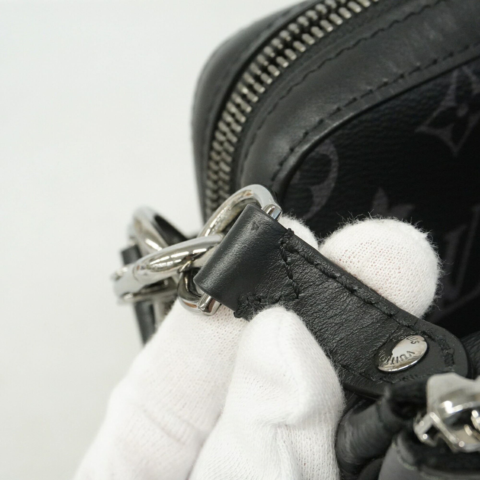 Louis Vuitton Black Gray Shoulder Bag (Pre-Owned)