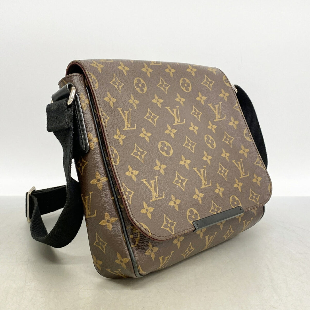 Louis Vuitton Brown Shoulder Bag (Pre-Owned)