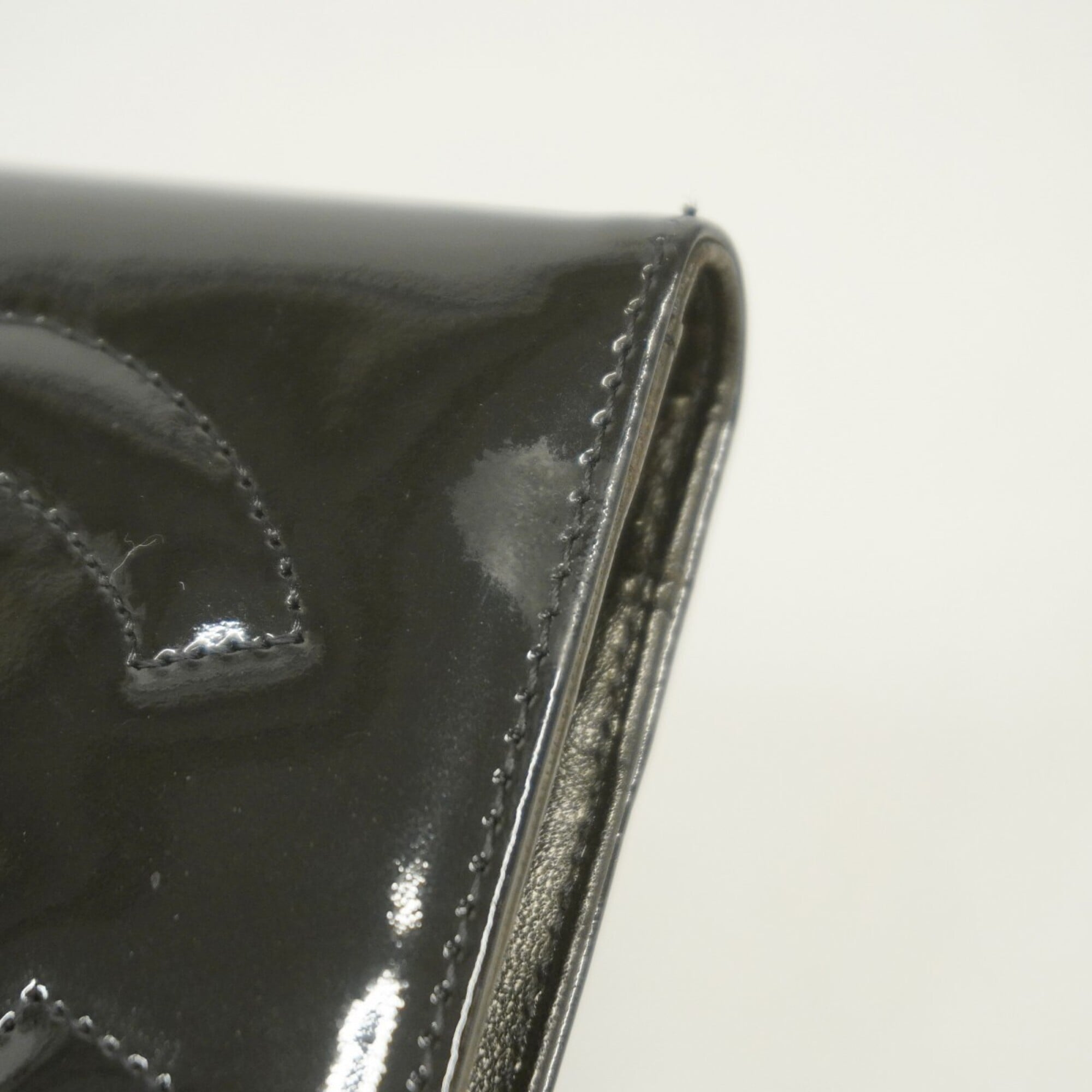 Chanel Black Patent Leather Wallet (Bi-Fold) (Pre-Owned)