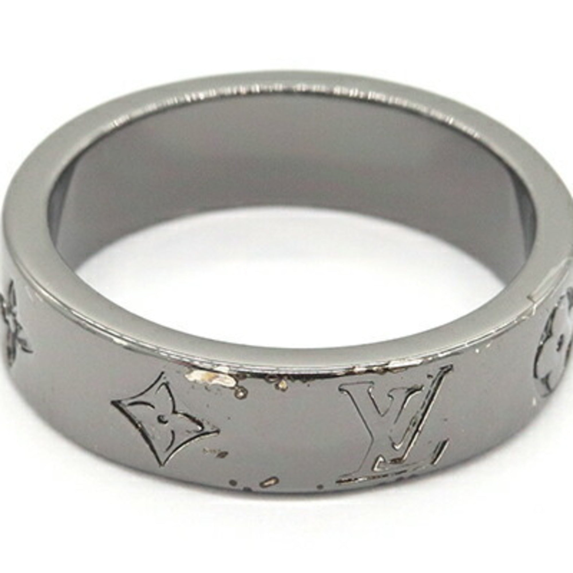 Louis Vuitton Silver Metal Ruthenium Band Ring (Pre-Owned)