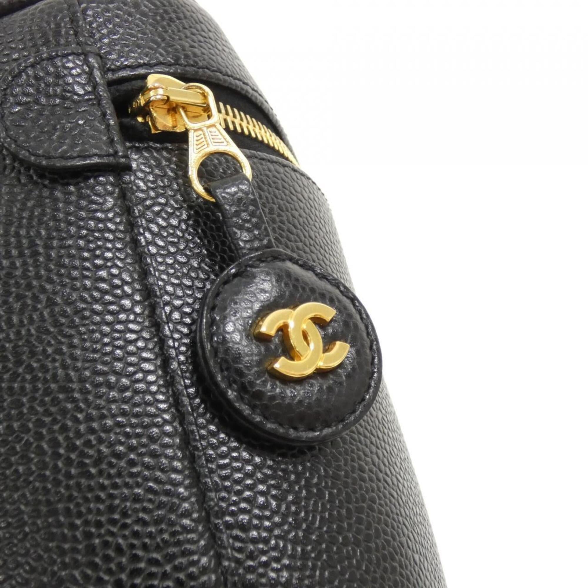 Chanel Black Grained Calfskin Handbag (Pre-Owned)