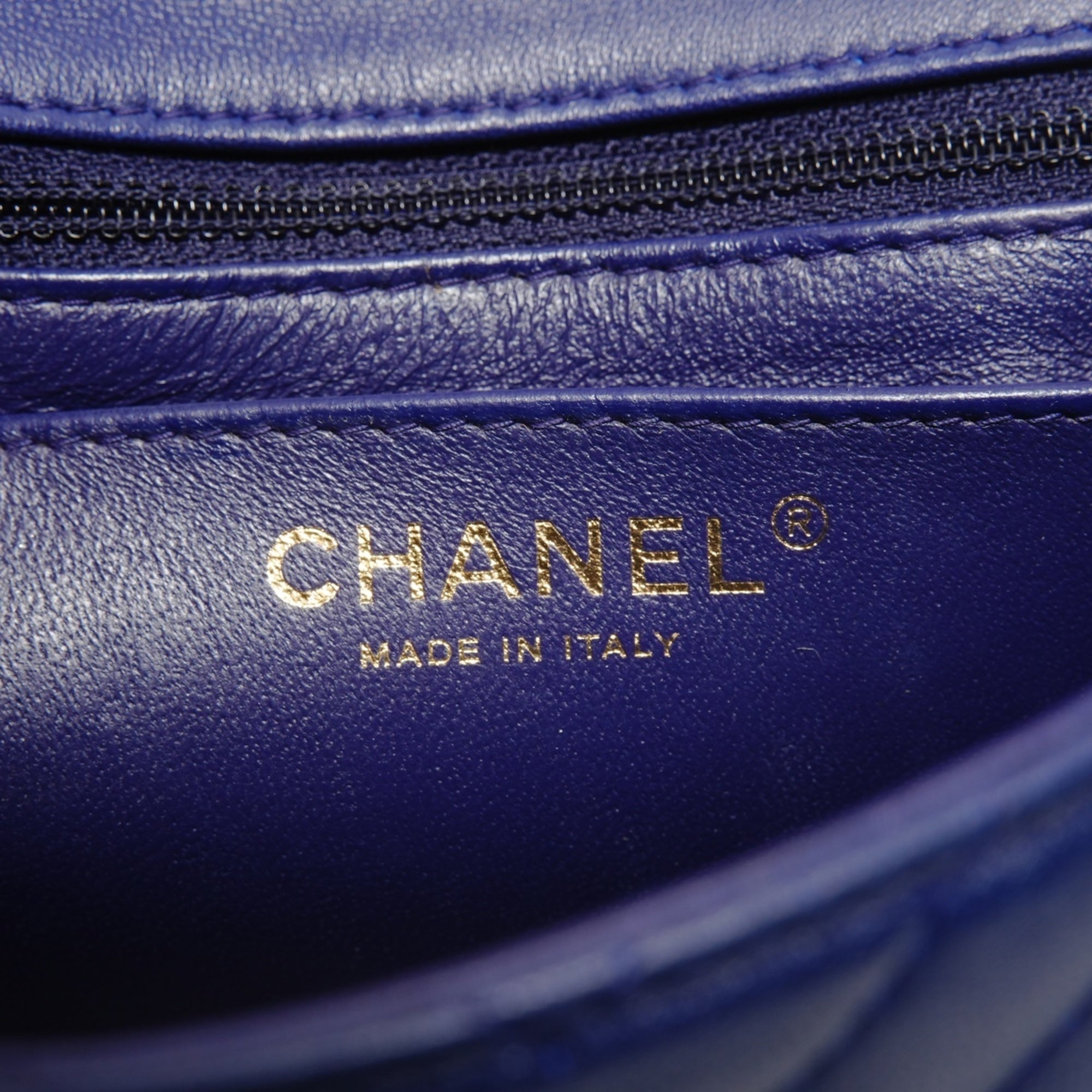 Chanel Blue Leather Shoulder Bag (Pre-Owned)