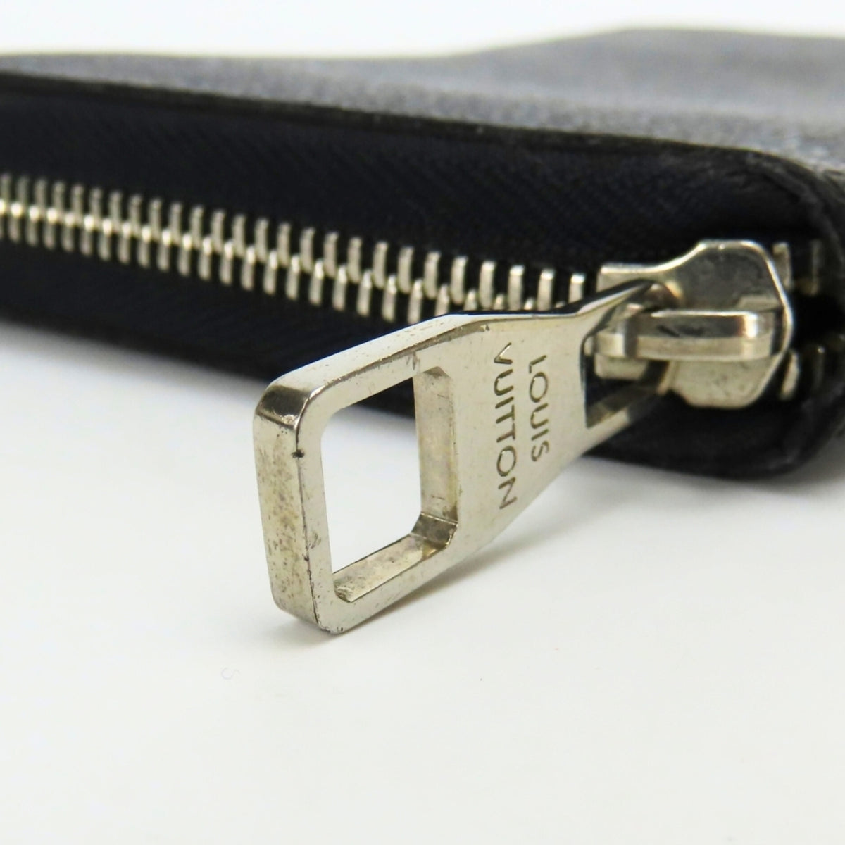 Louis Vuitton Black Gray Damier Graphite Leather Long Wallet (Bi-Fold) (Pre-Owned)