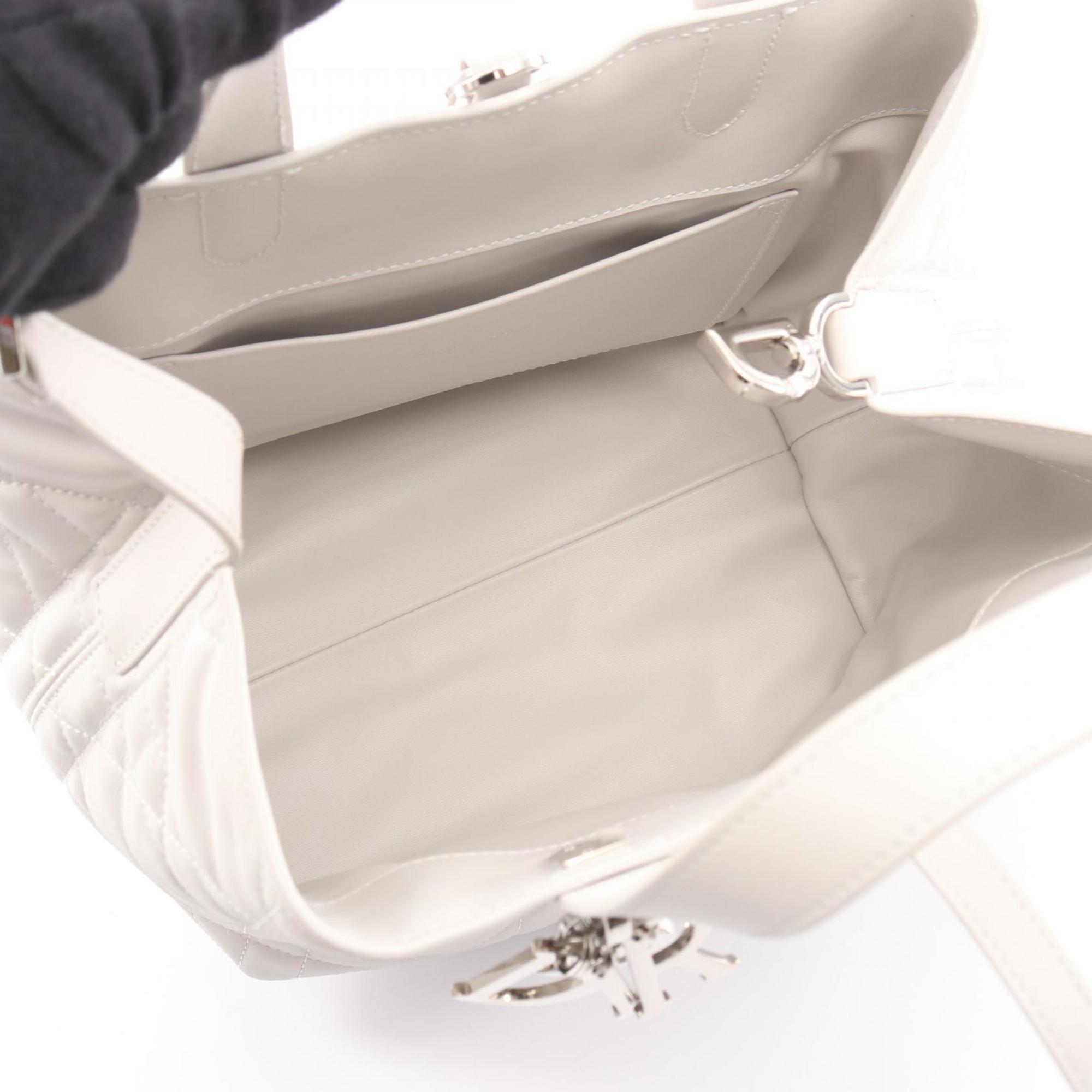 Christian Dior White Leather Handbag (Pre-Owned)