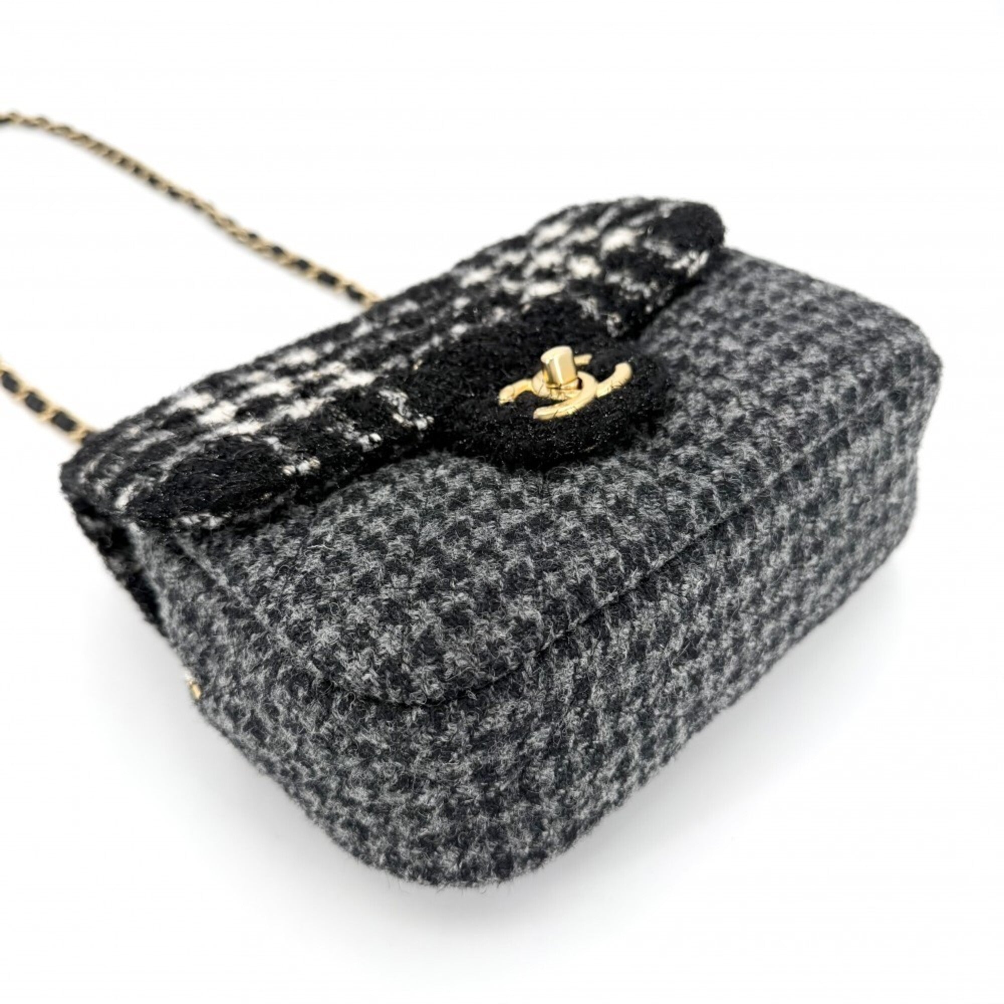 Chanel Black Gray Tweed Wool Shoulder Bag (Pre-Owned)