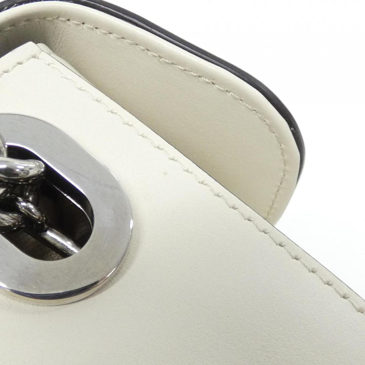 Gucci White Leather Handbag (Pre-Owned)