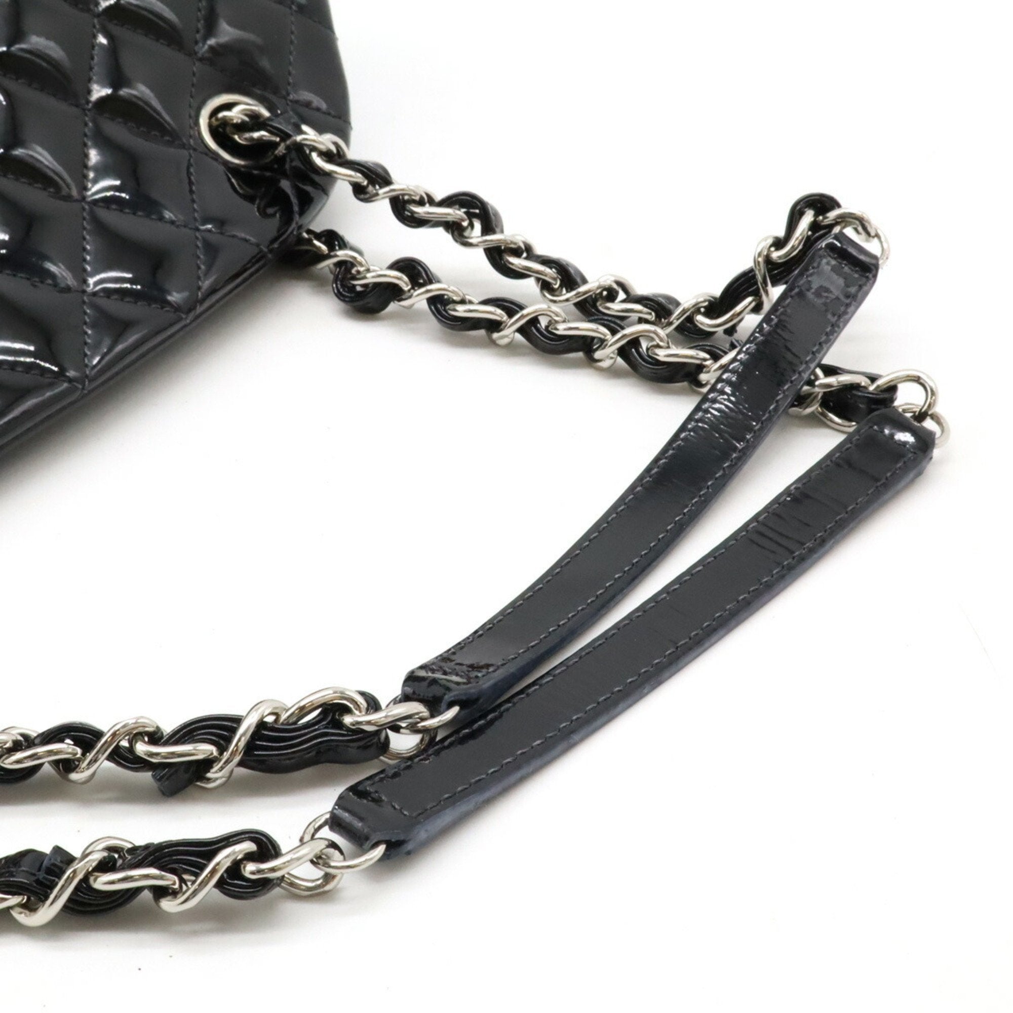 Chanel Black Shoulder Bag (Pre-Owned)