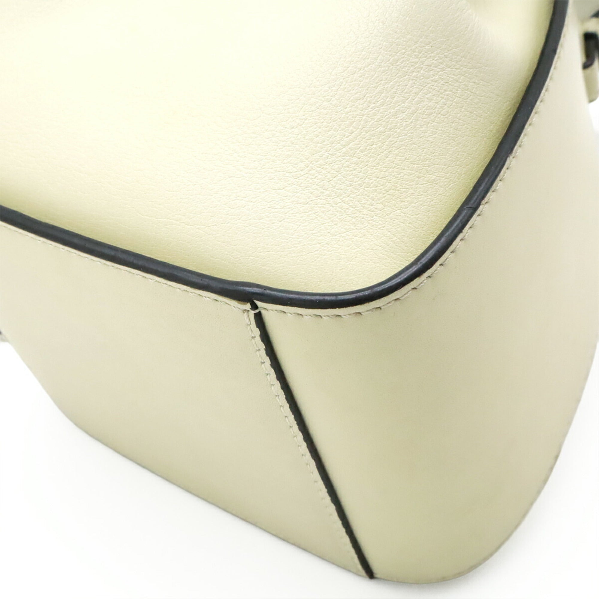 Loewe Hammock Ivory Leather Handbag Shoulder Bag (Pre-Owned)