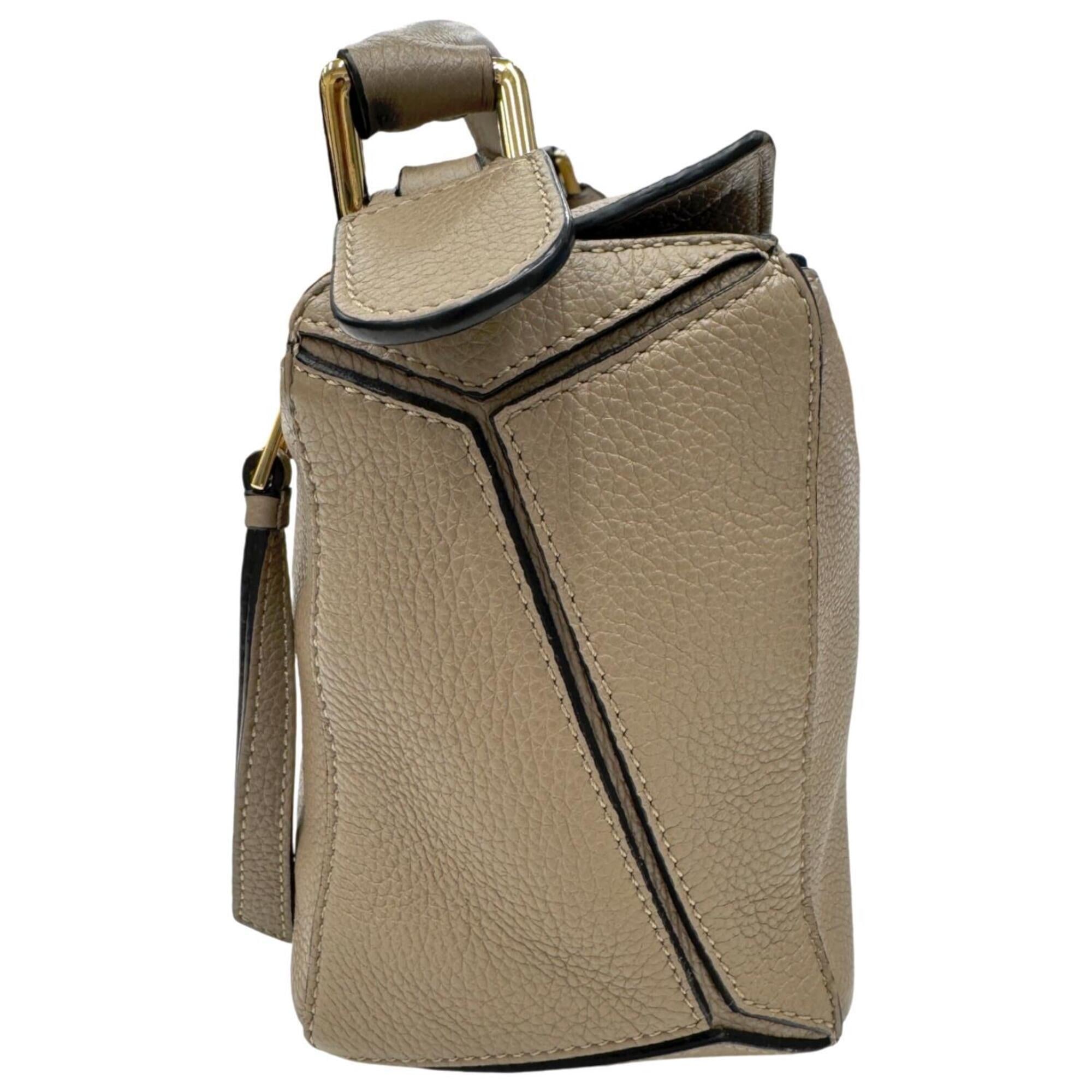 Loewe Grayish Leather Shoulder Bag (Pre-Owned)