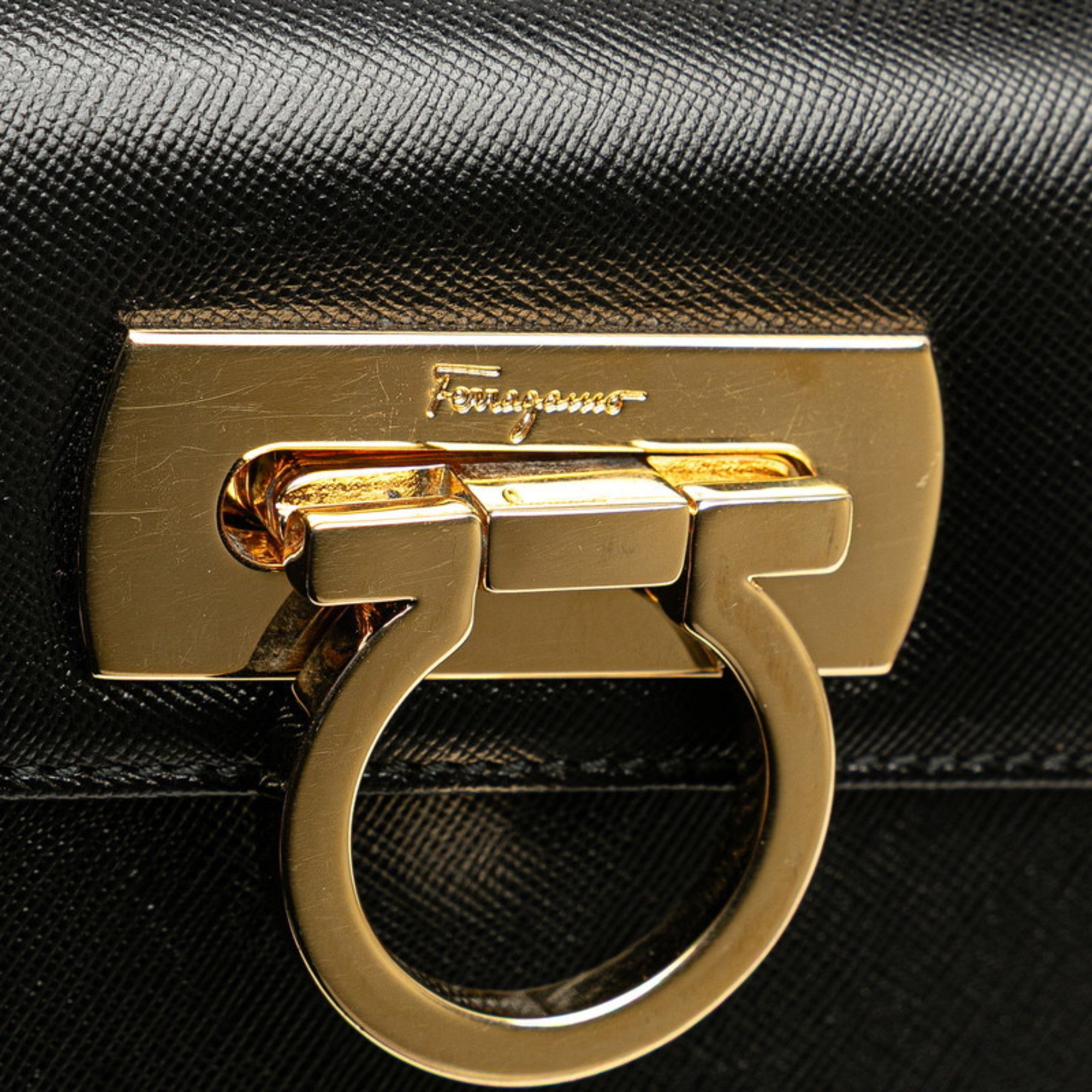 Salvatore Ferragamo Gancini Black Leather Handbag Shoulder Bag (Pre-Owned)