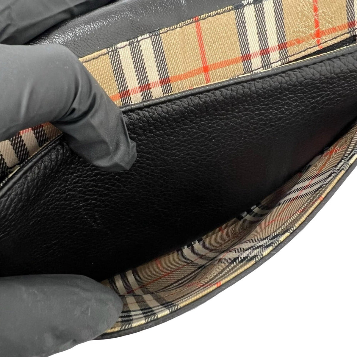 Burberry Black Leather Pochette Shoulder Bag (Pre-Owned)