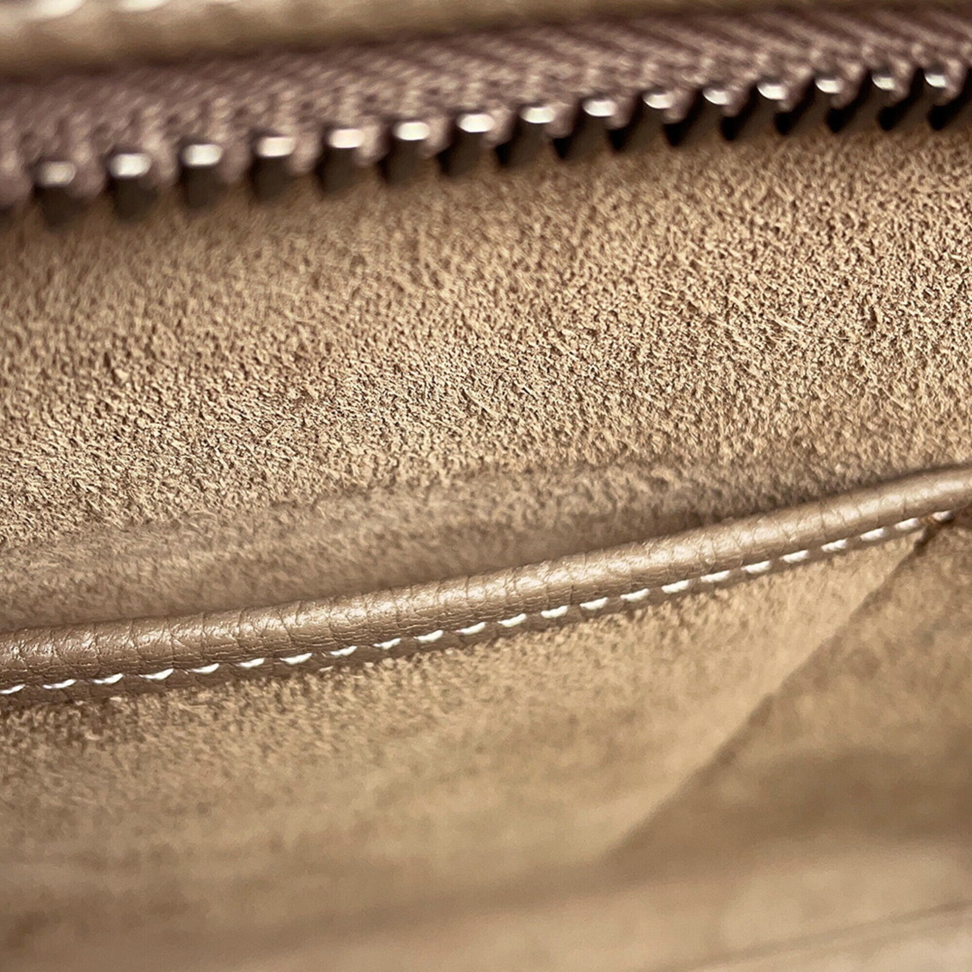 Celine Grayish Leather Handbag (Pre-Owned)
