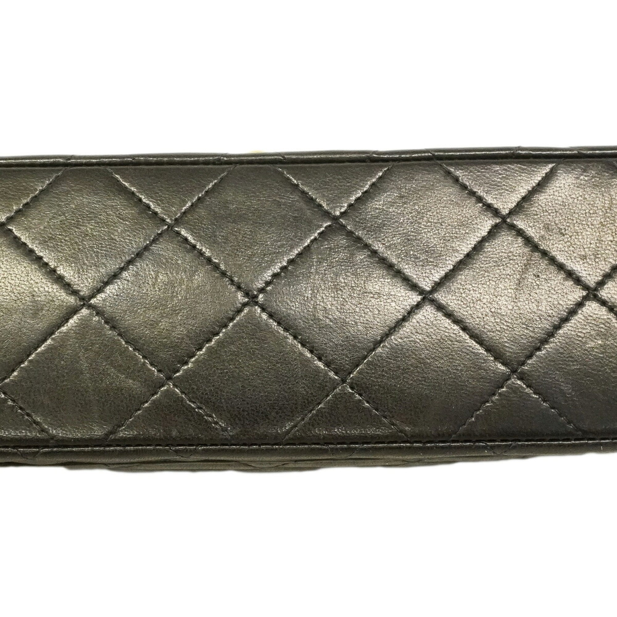 Chanel Black Leather Shoulder Bag (Pre-Owned)