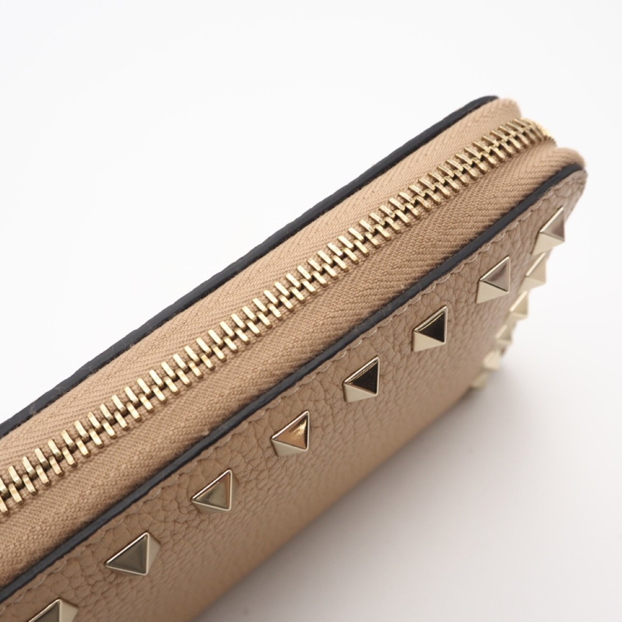 Valentino Beige Leather Long Wallet (Bi-Fold) (Pre-Owned)