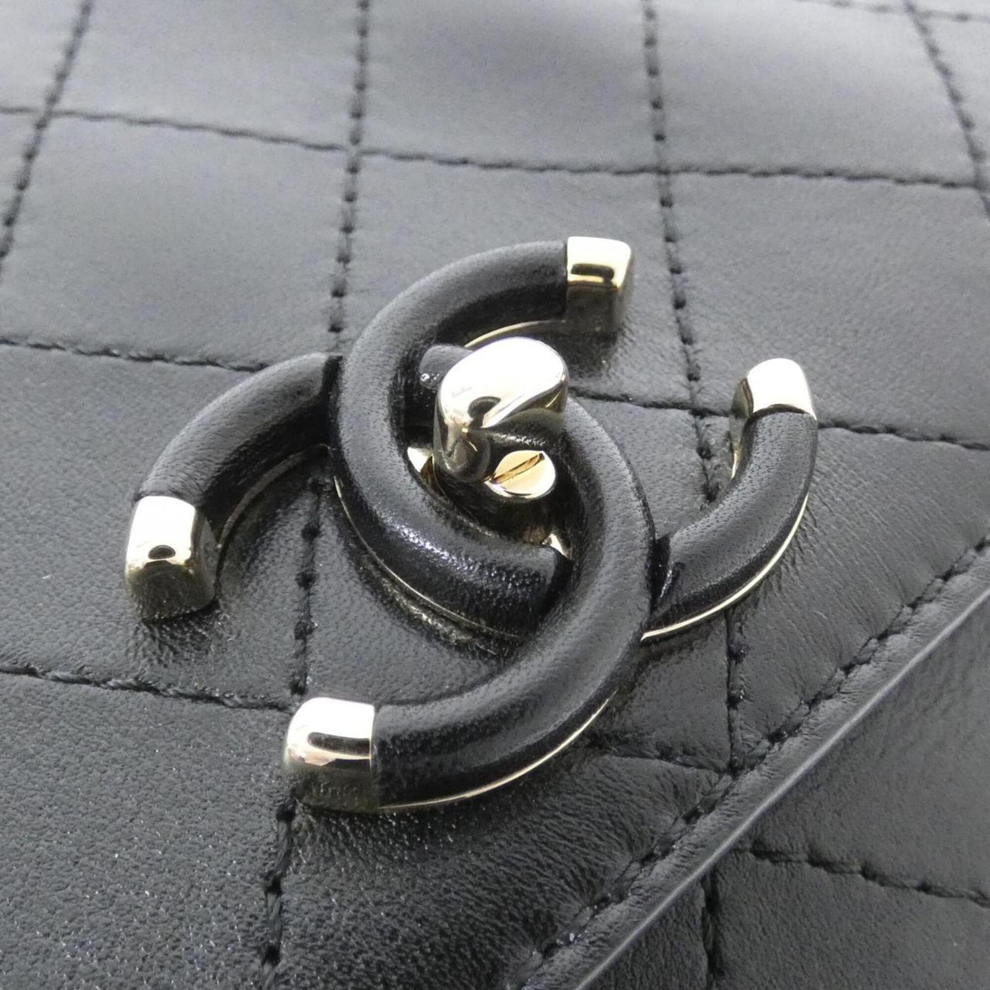 Chanel Black Leather Shoulder Bag (Pre-Owned)