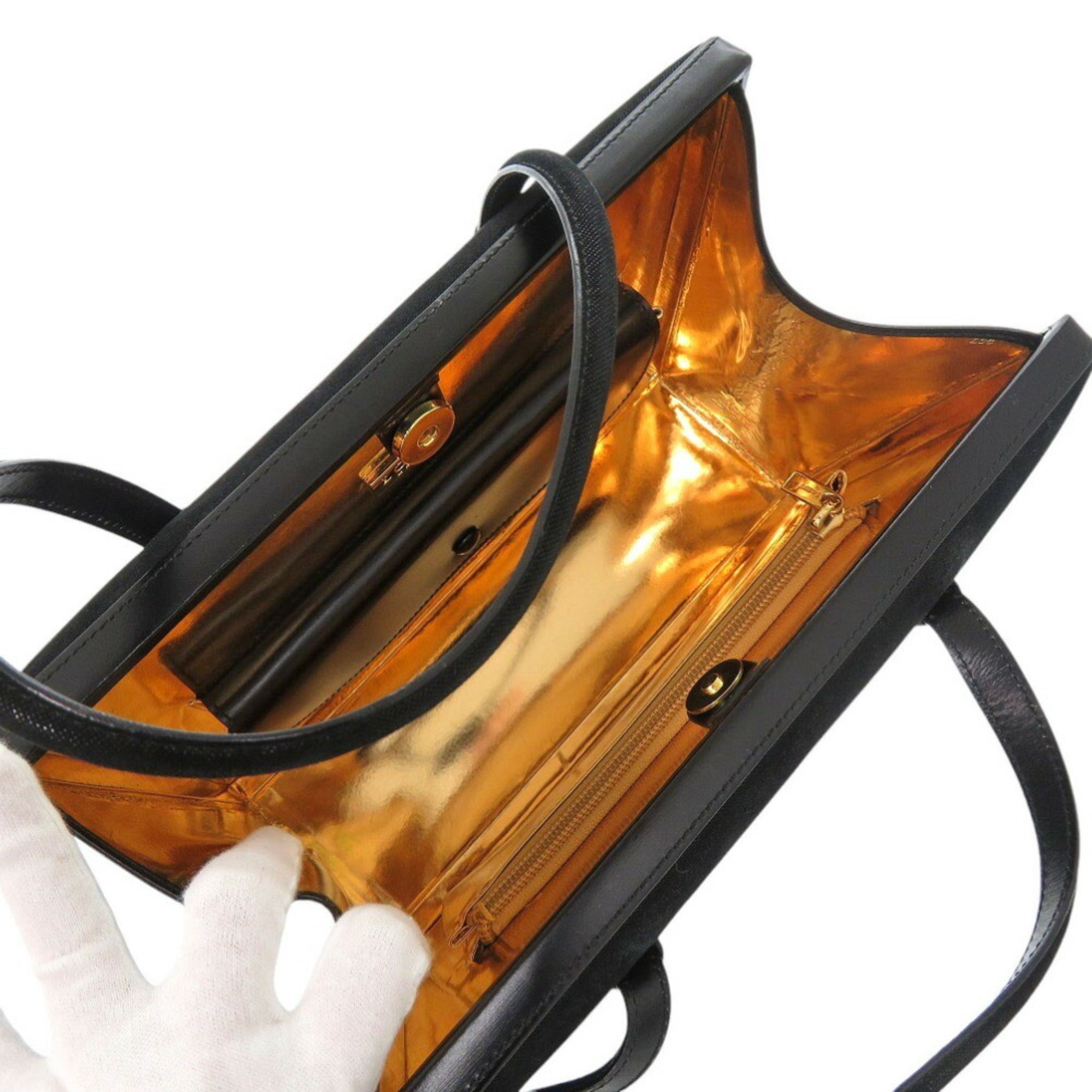 Loewe Black Leather Handbag (Pre-Owned)