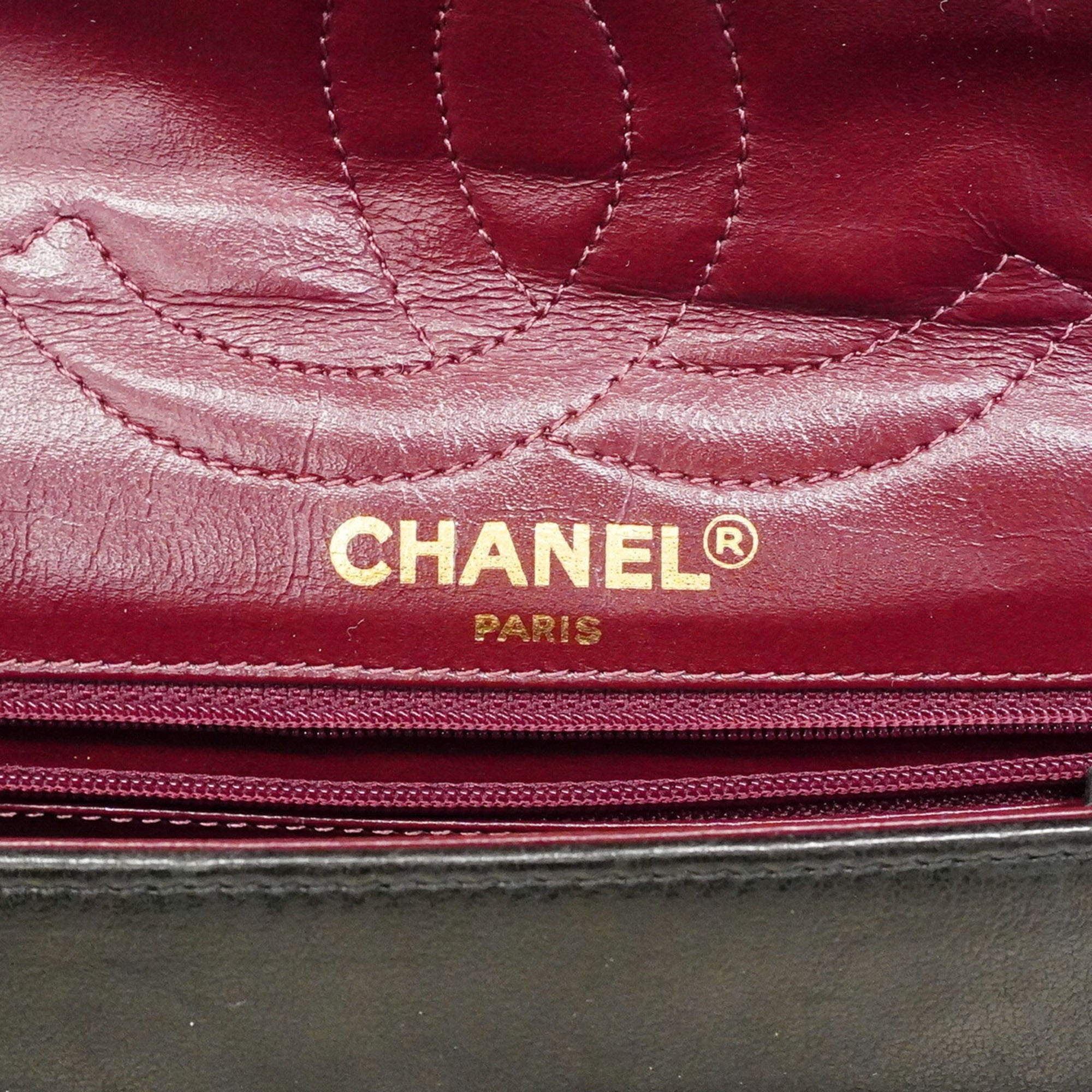 Chanel Black Leather Shoulder Bag (Pre-Owned)
