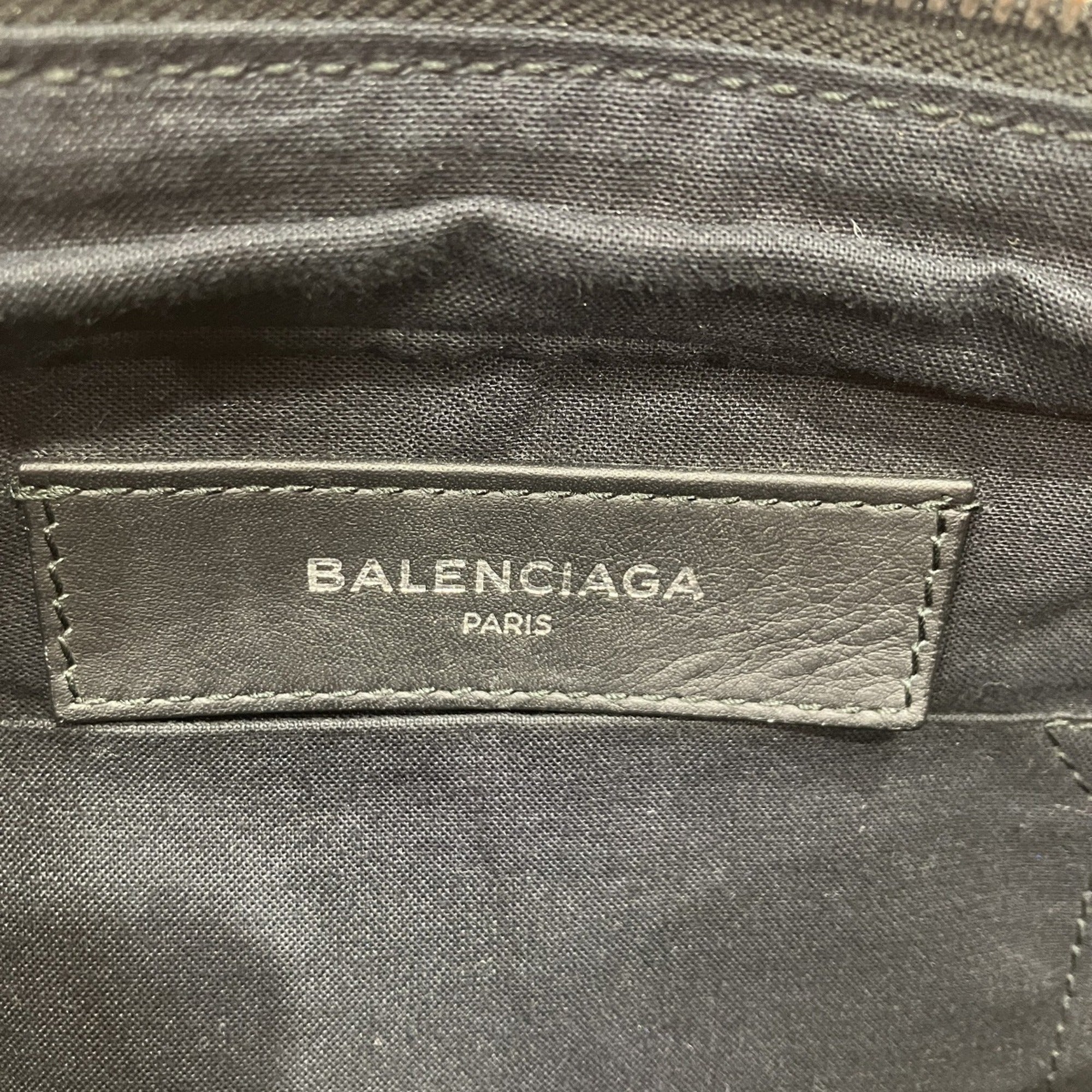Balenciaga Black Leather Shoulder Bag (Pre-Owned)