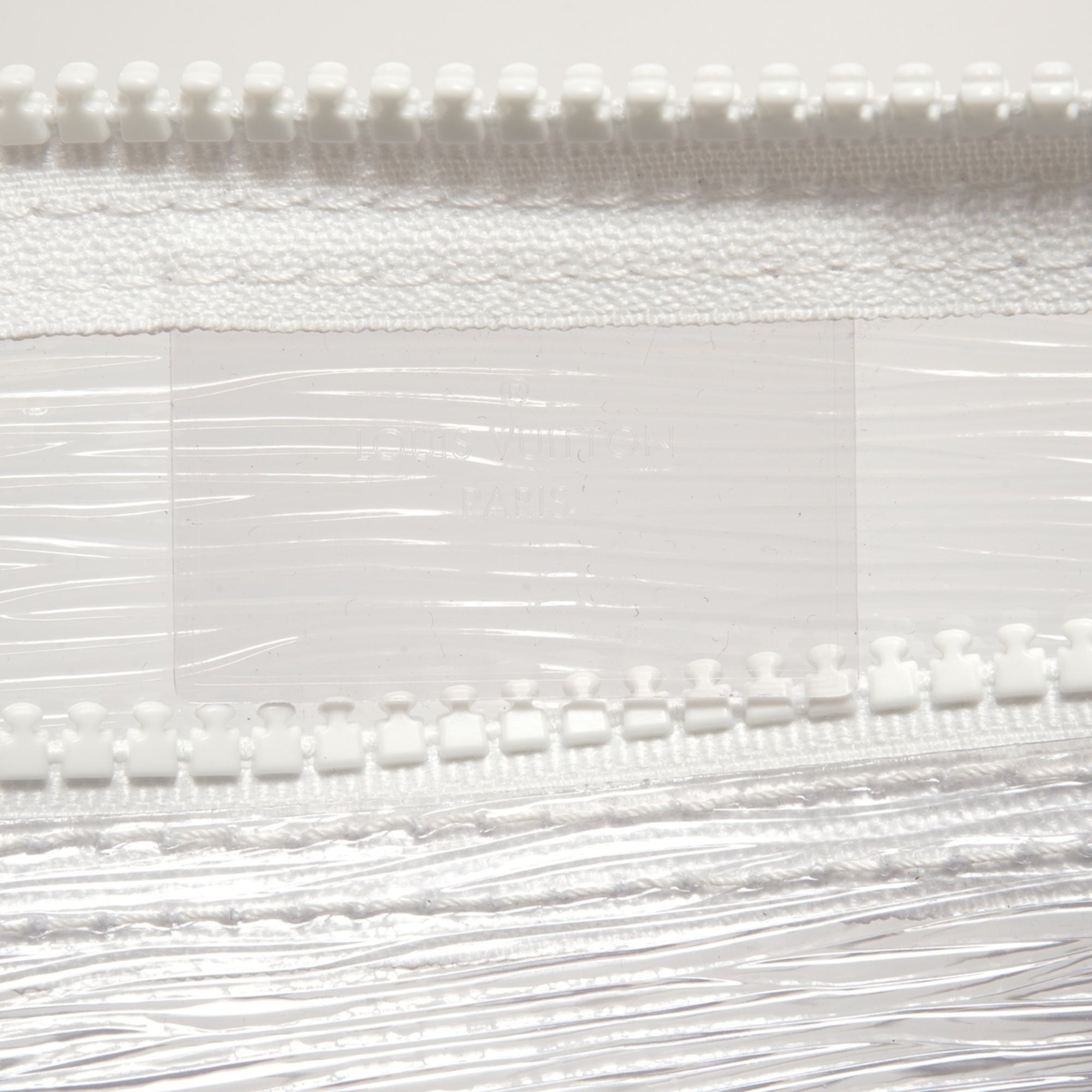 Louis Vuitton White Handbag (Pre-Owned)