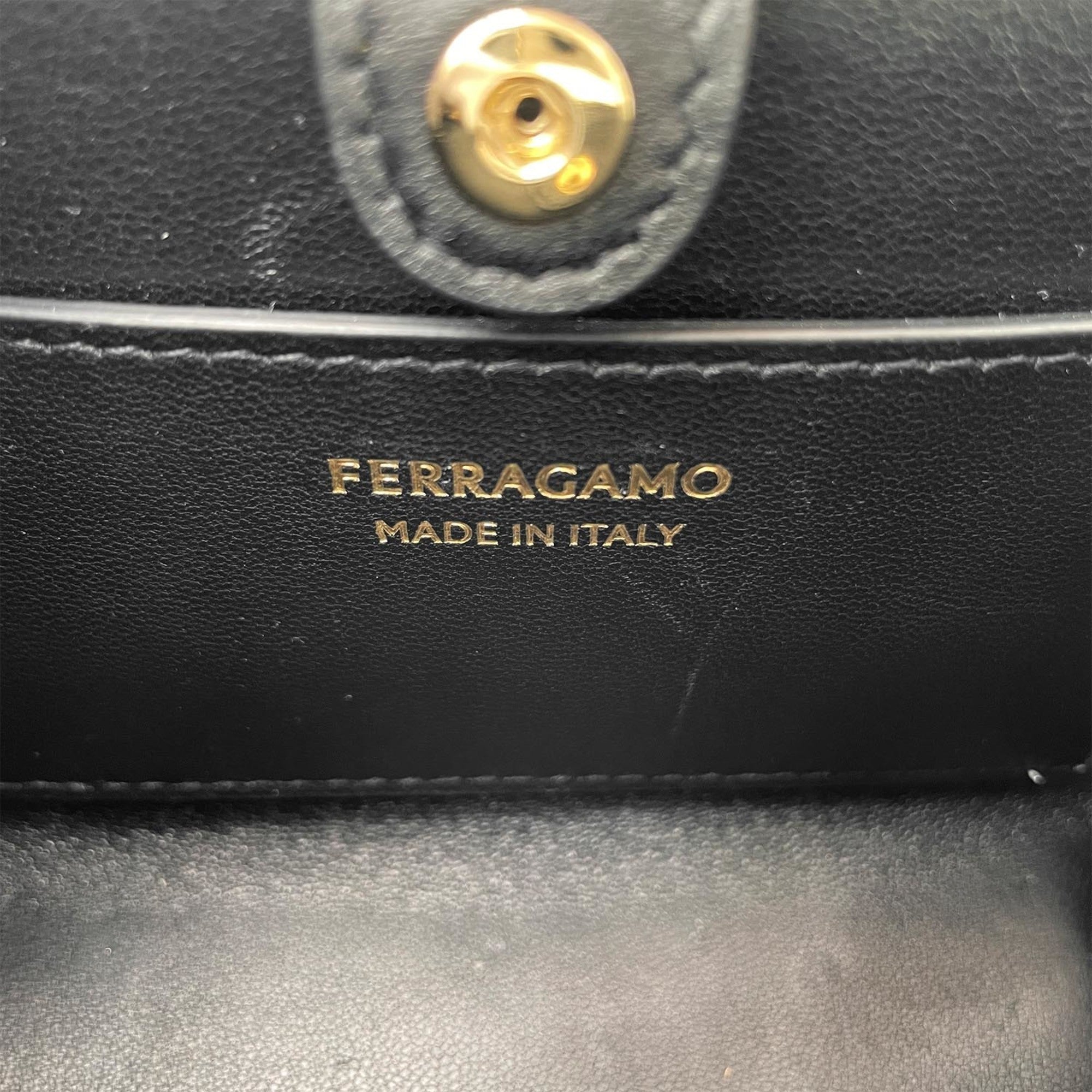 Salvatore Ferragamo Black Metal Leather Shoulder Bag (Pre-Owned)