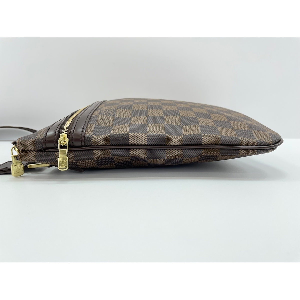 Louis Vuitton Brown Shoulder Bag (Pre-Owned)