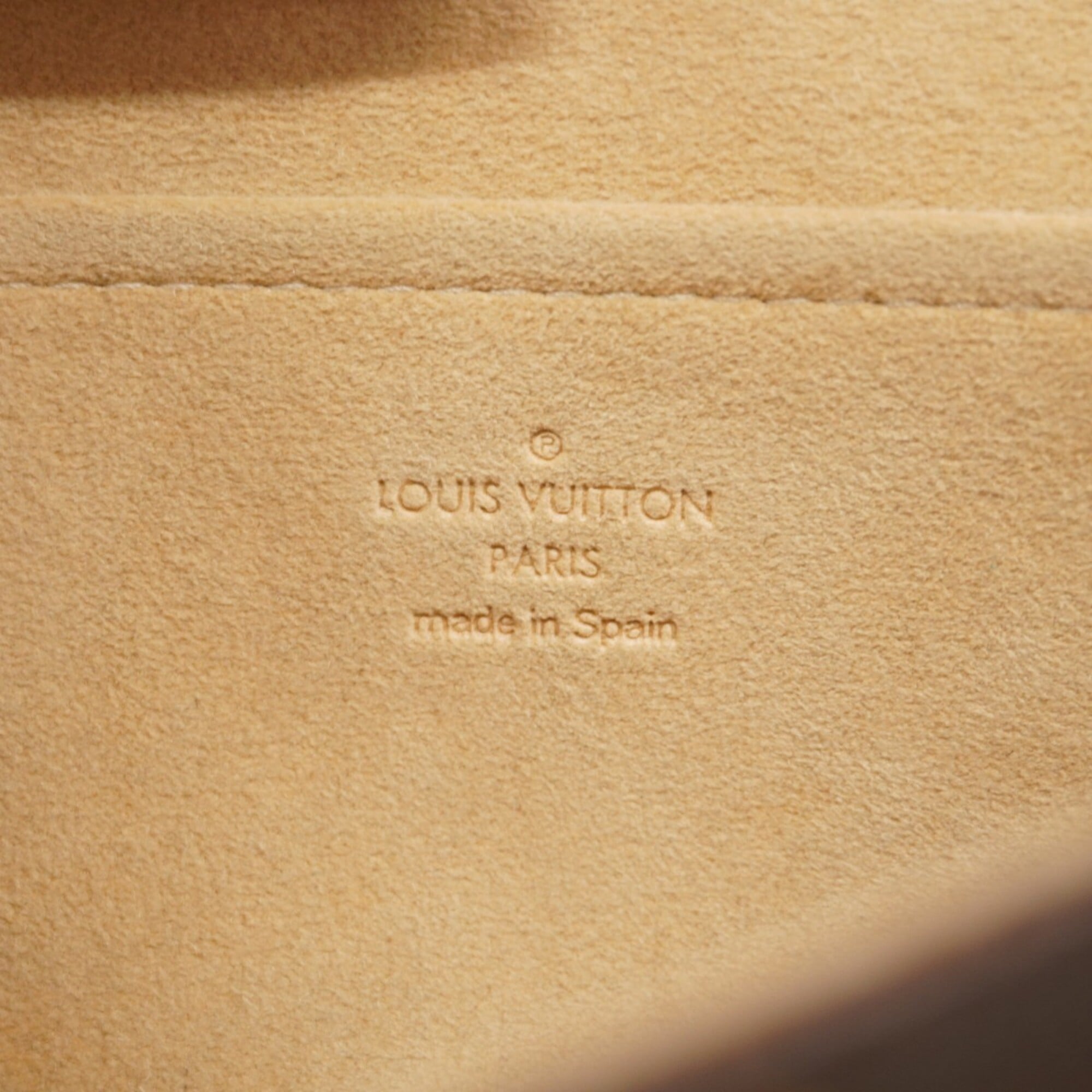 Louis Vuitton Brown Shoulder Bag (Pre-Owned)