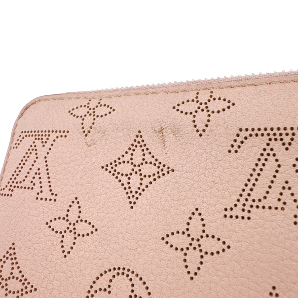 Louis Vuitton Mahina Beige Pink Mahina Leather Long Wallet (Bi-Fold) (Pre-Owned)