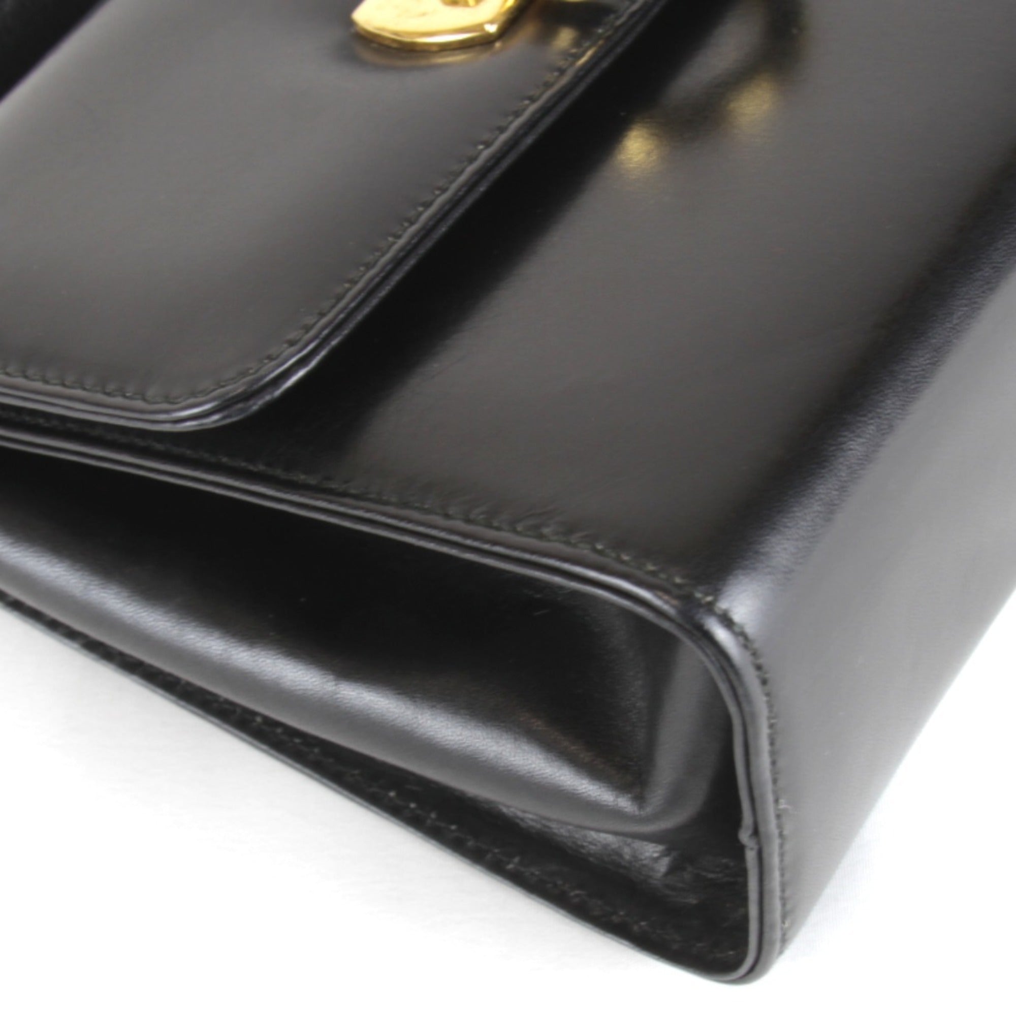 Salvatore Ferragamo Black Leather Shoulder Bag (Pre-Owned)