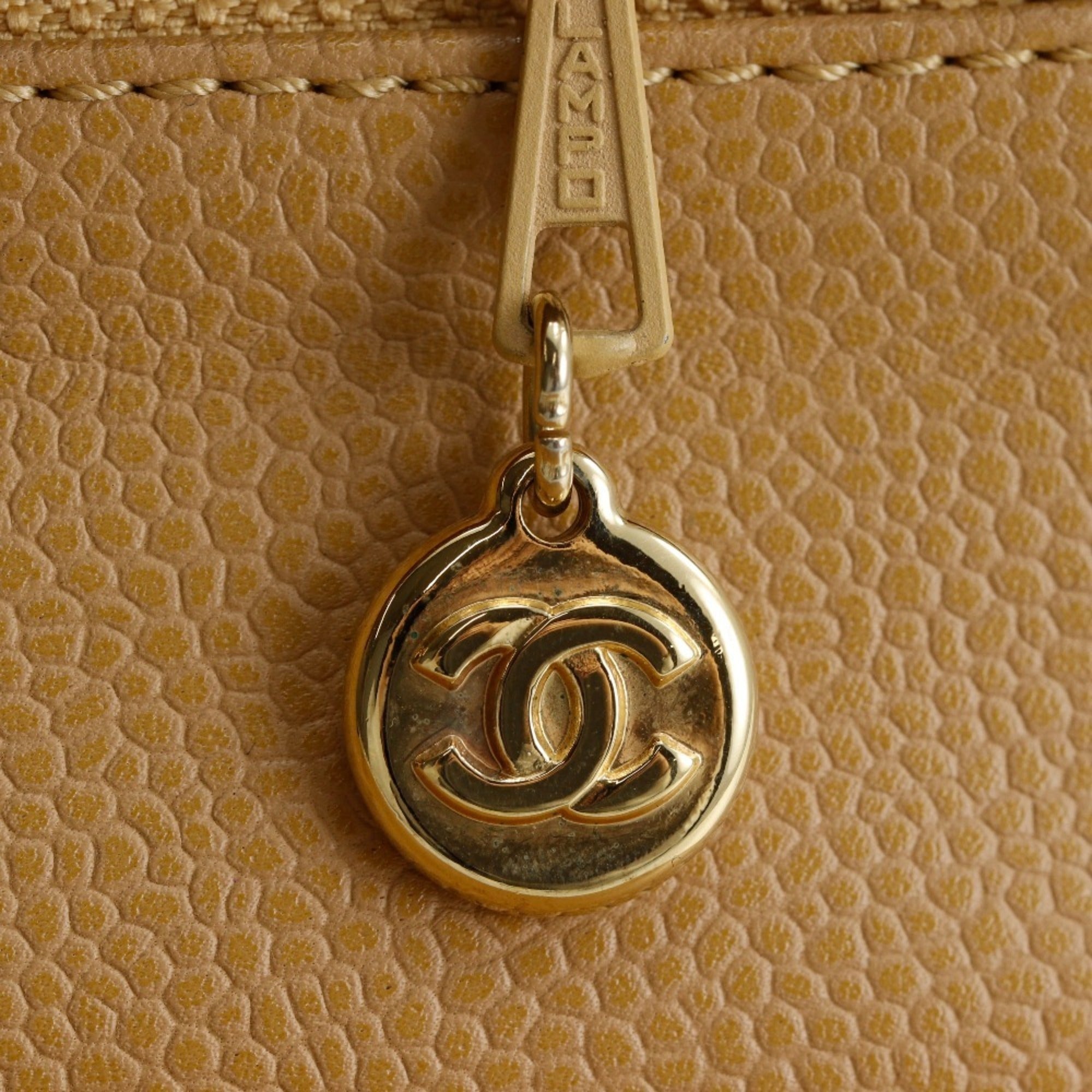 Chanel Beige Grained Calfskin Handbag (Pre-Owned)