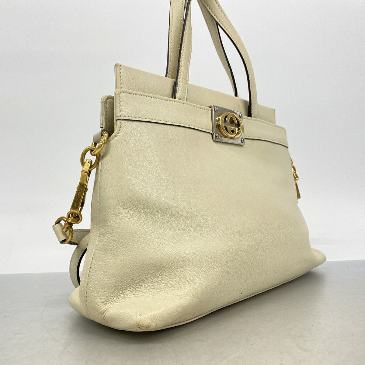 Gucci Ivory Leather Handbag (Pre-Owned)