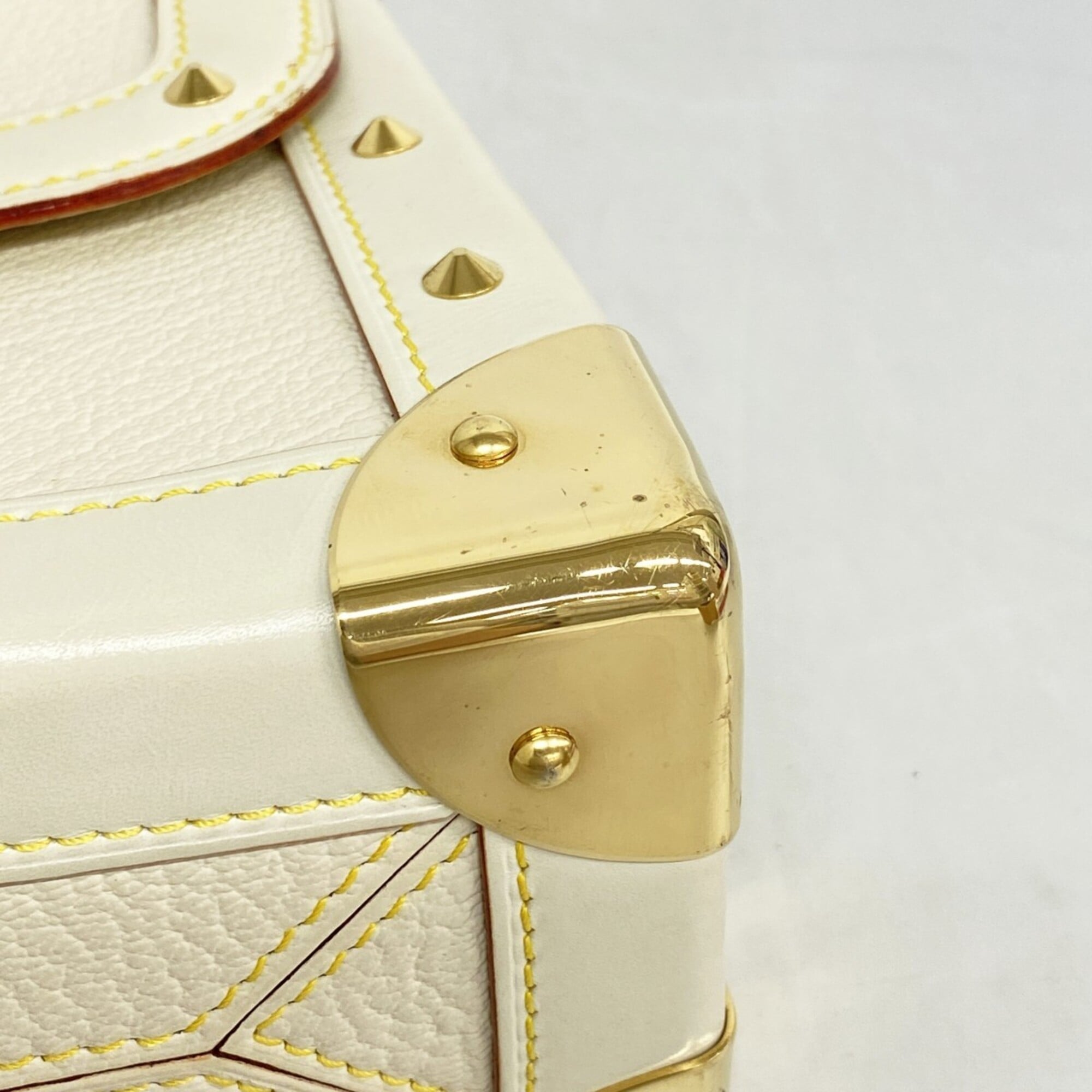 Louis Vuitton Blanc Shoulder Bag (Pre-Owned)