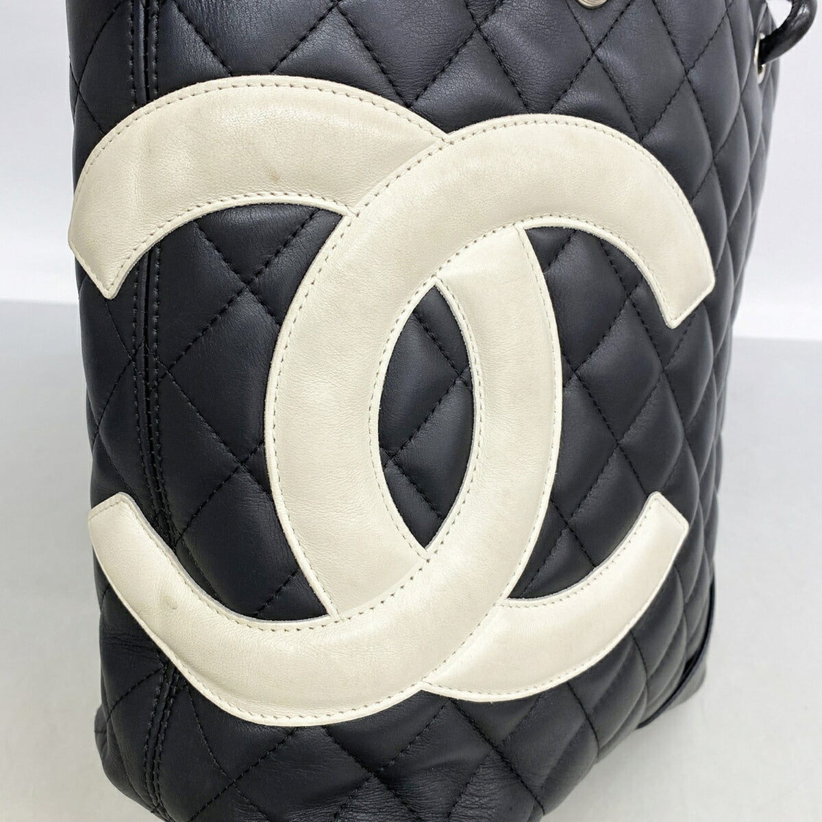 Chanel Black Leather Tote Bag (Pre-Owned)