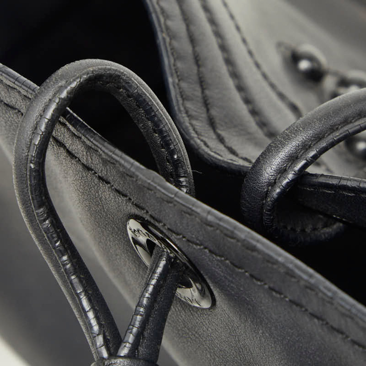 Loewe Black Leather Shoulder Bag Tote Bag (Pre-Owned)