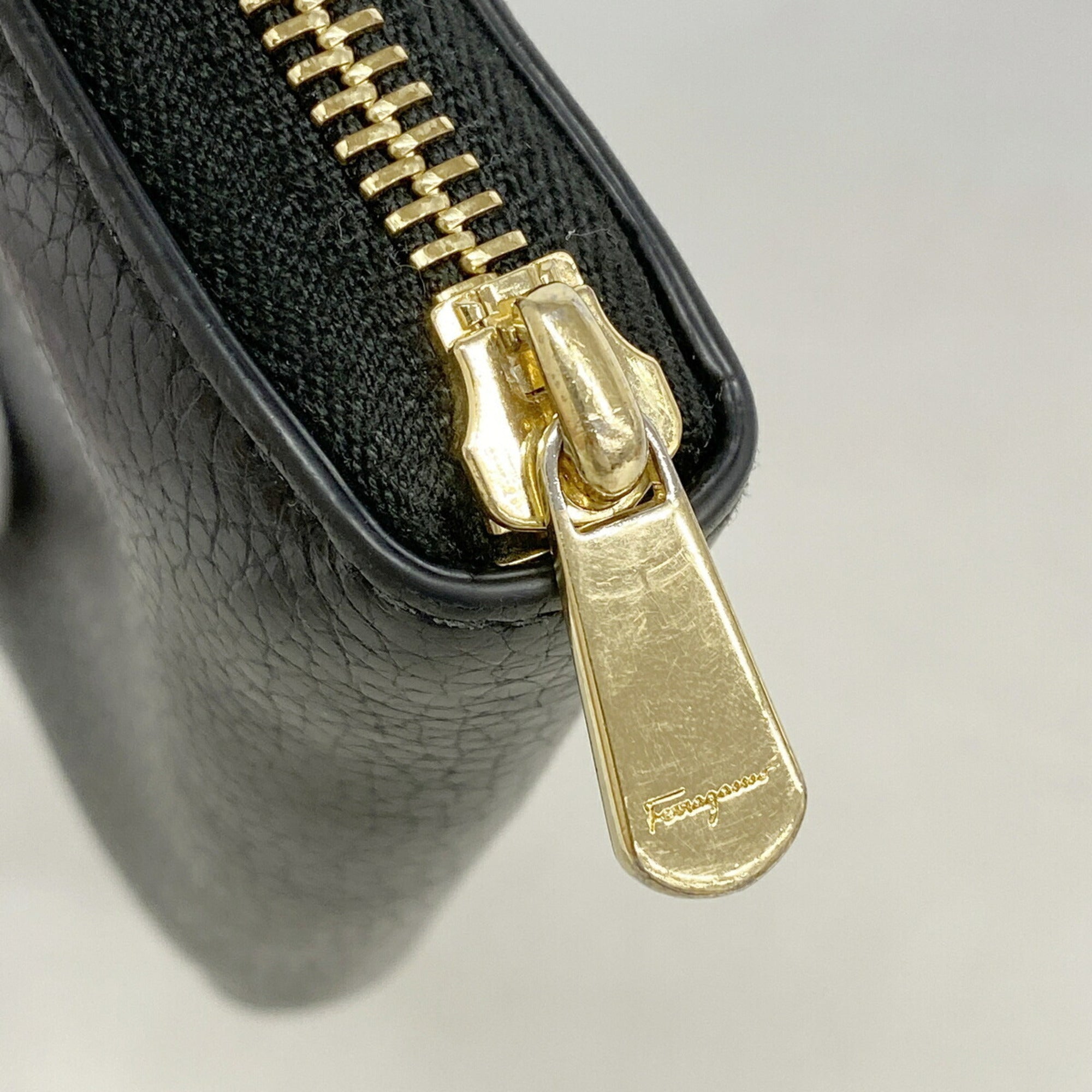 Salvatore Ferragamo Black Leather Coin Purse/Coin Case (Pre-Owned)