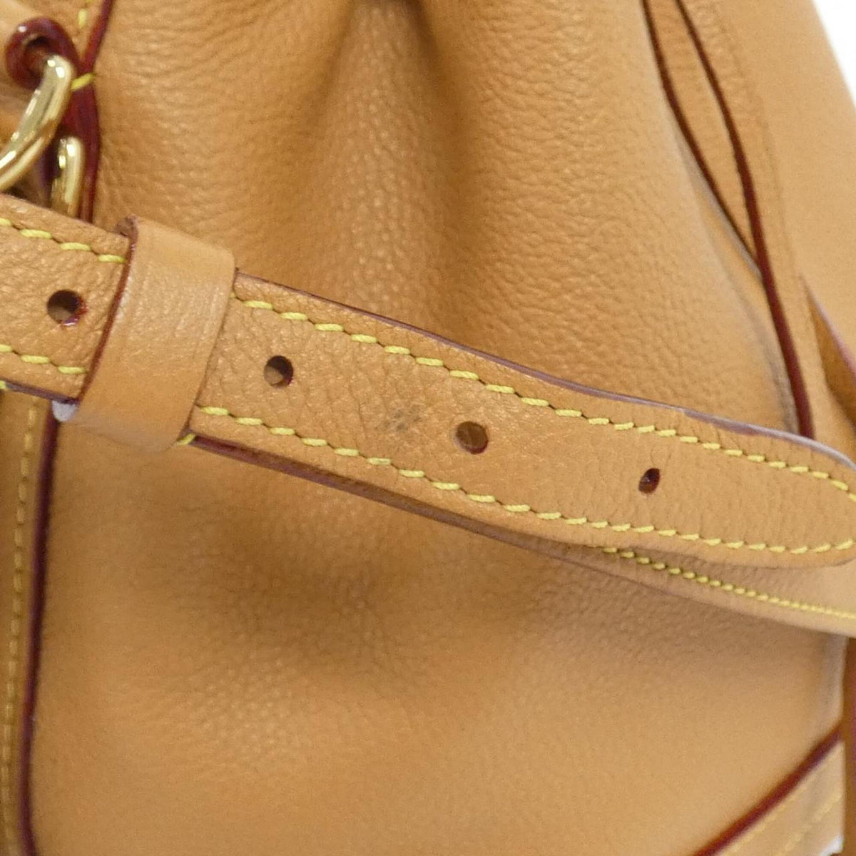 Louis Vuitton Brown Shoulder Bag (Pre-Owned)