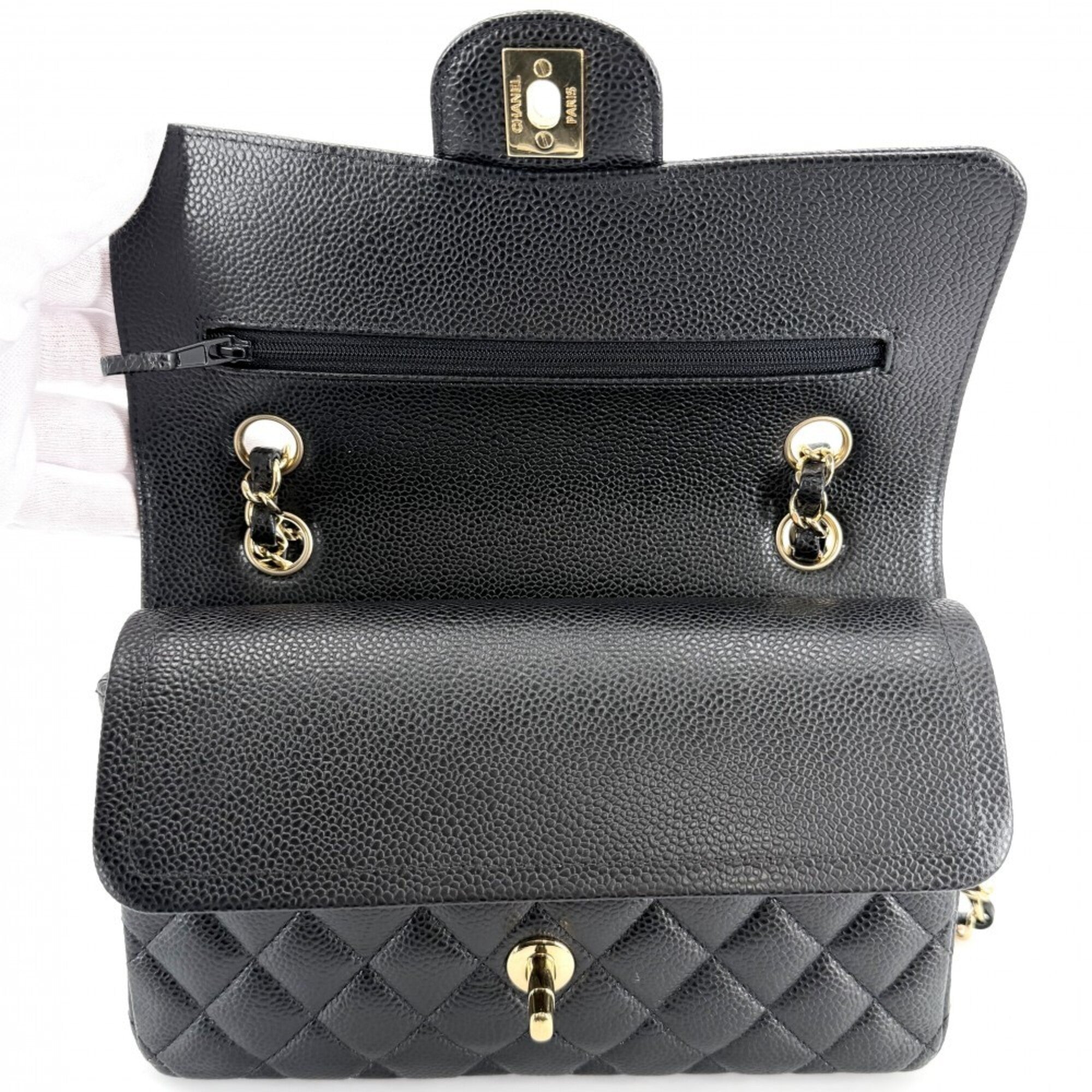 Chanel Matelasse Black Grained Calfskin Shoulder Bag (Pre-Owned)