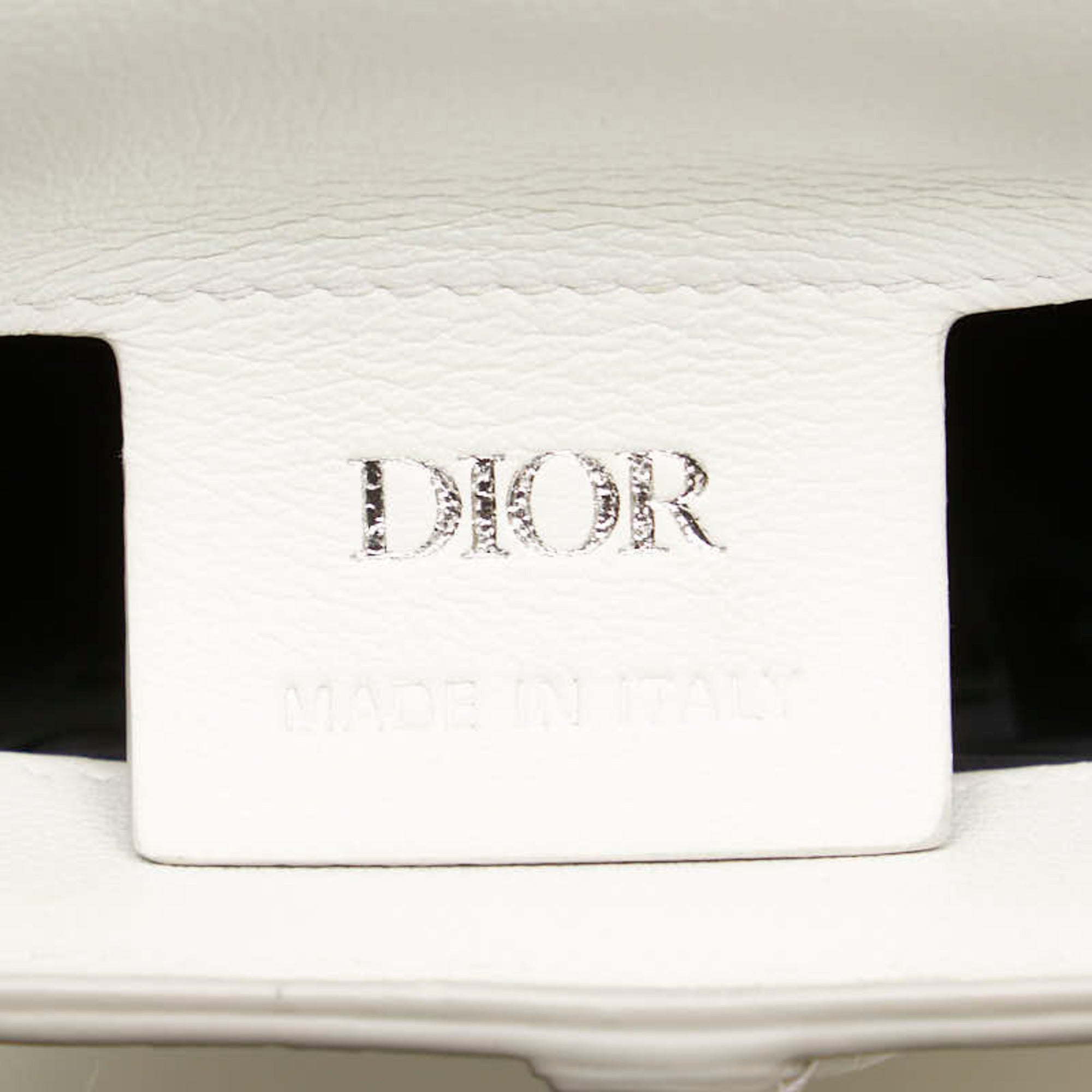 Christian Dior White Leather Shoulder Bag (Pre-Owned)