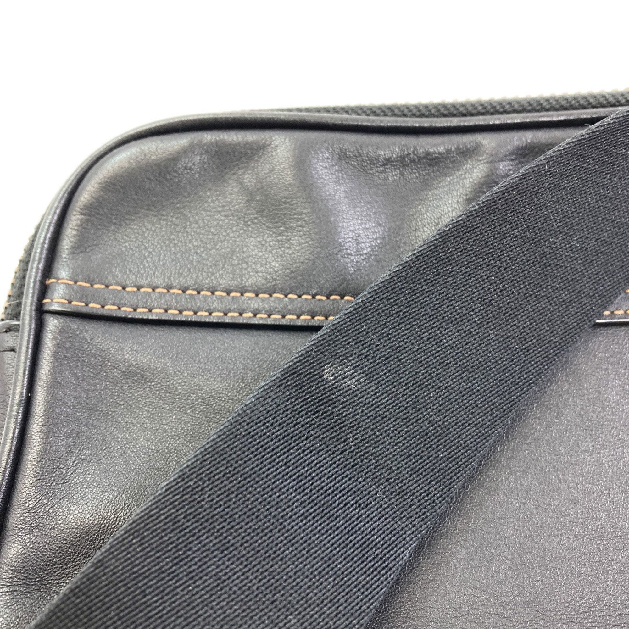 Coach Black Leather Shoulder Bag (Pre-Owned)