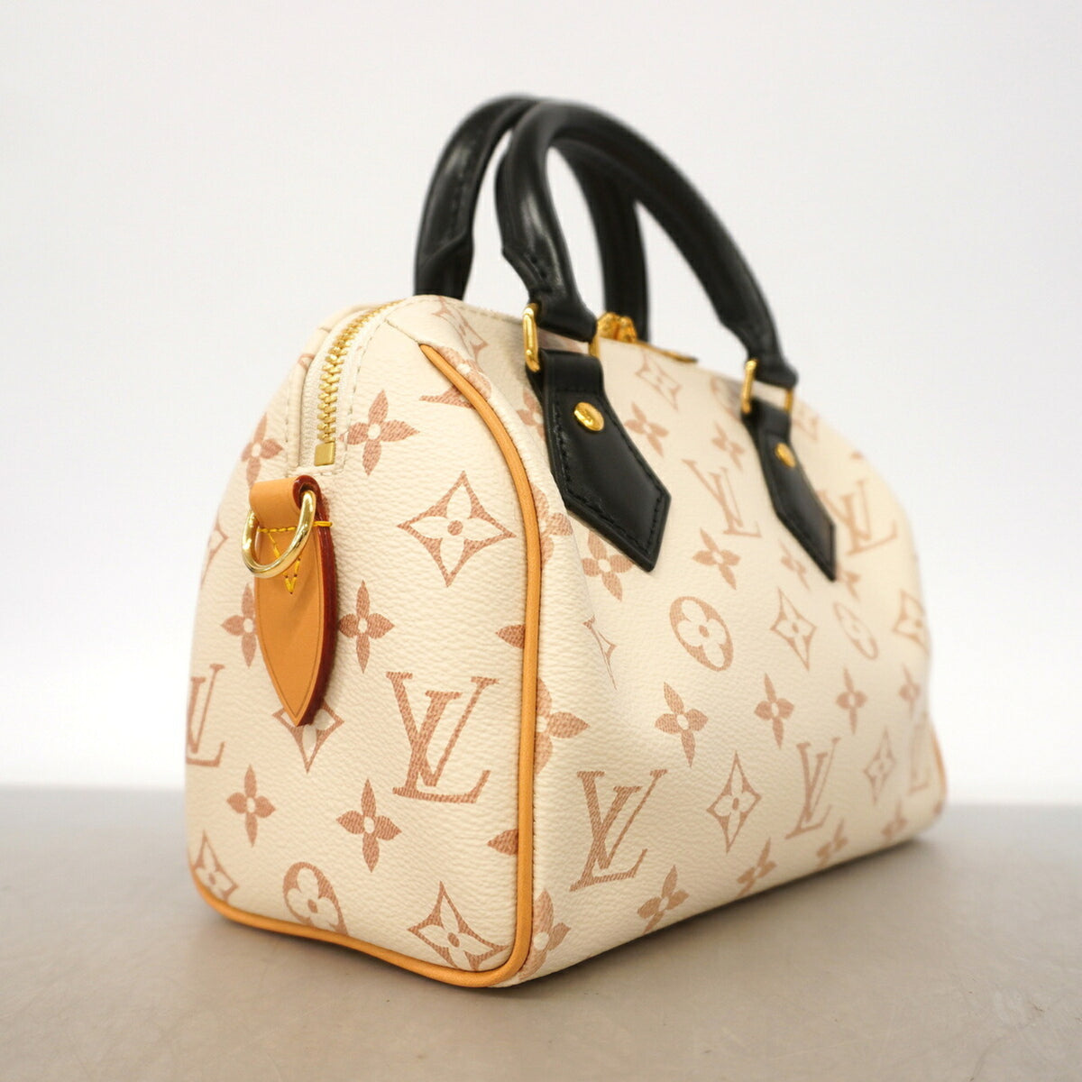 Louis Vuitton White Handbag (Pre-Owned)