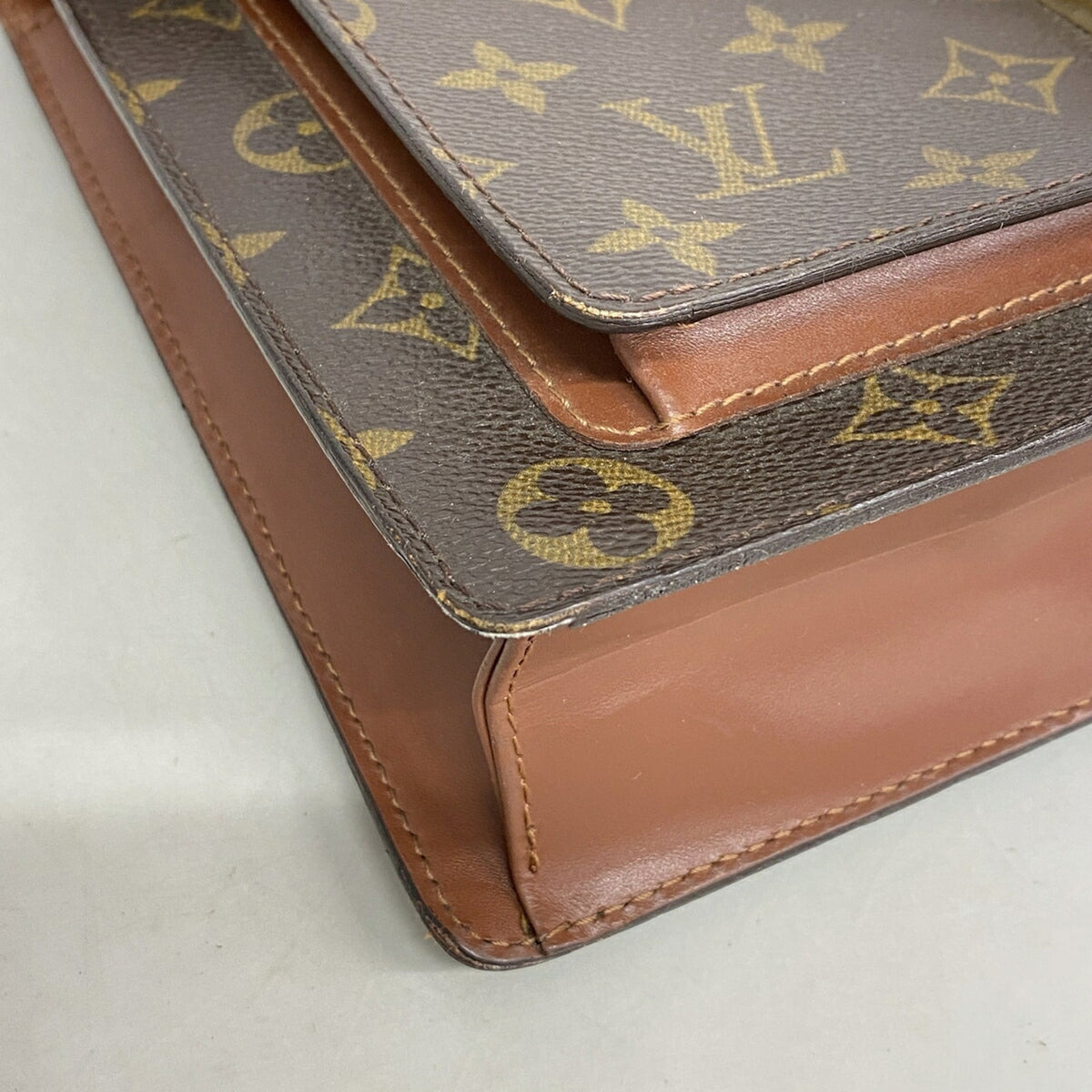 Louis Vuitton Brown Handbag (Pre-Owned)