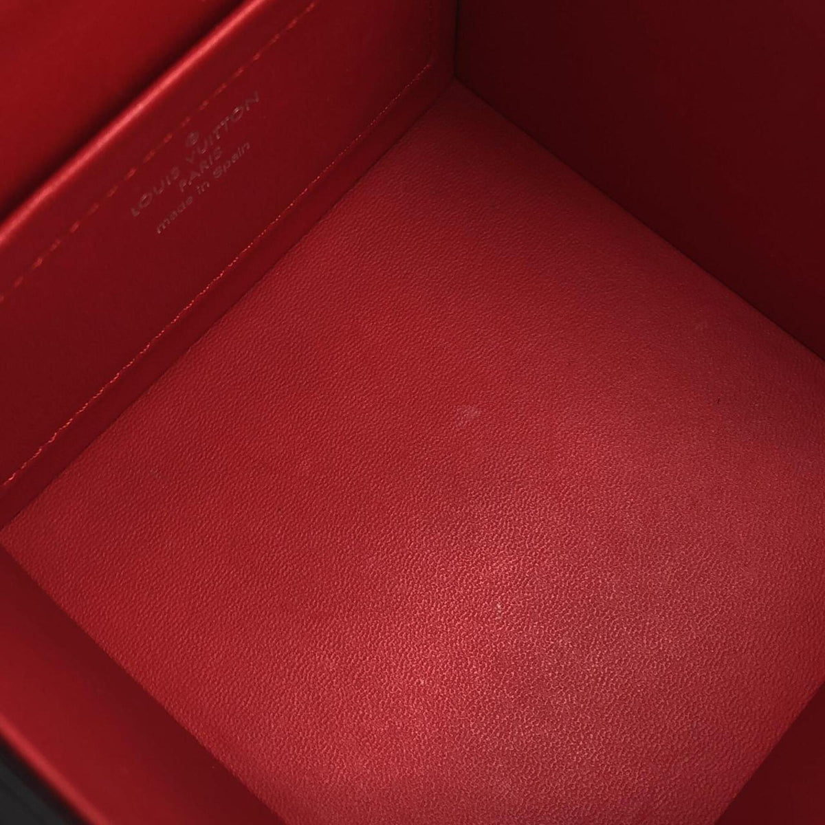 Louis Vuitton Black Leather Handbag (Pre-Owned)