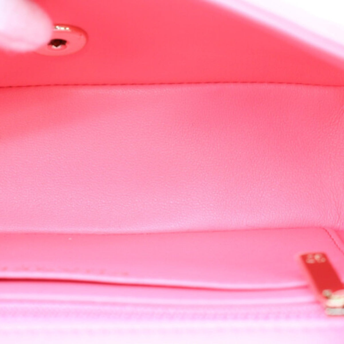Chanel Pink Leather Shoulder Bag (Pre-Owned)