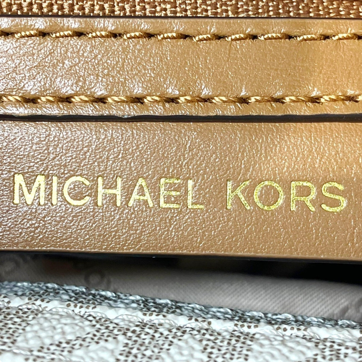 Michael Kors White Leather Shoulder Bag (Pre-Owned)
