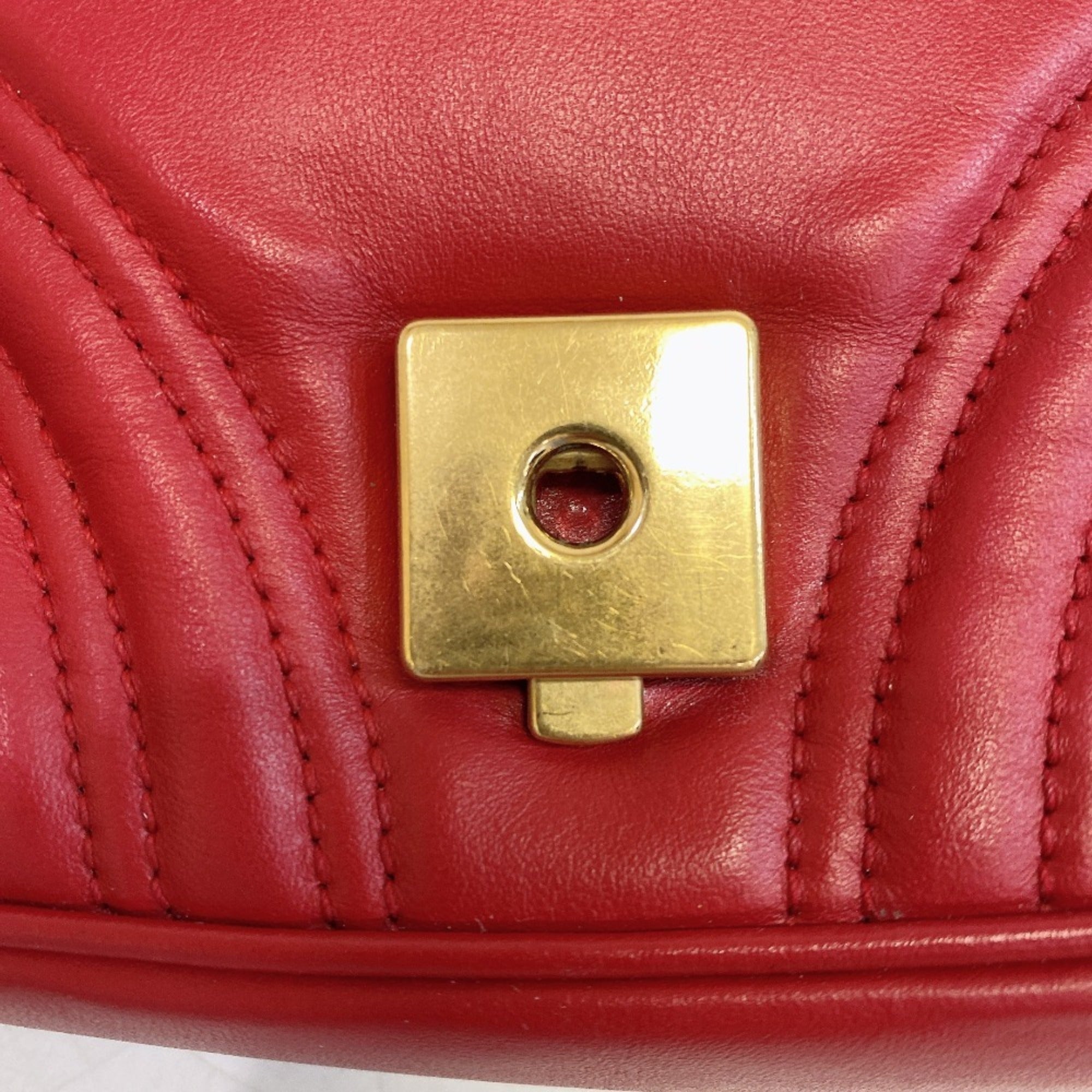 Gucci Red Color Leather Shoulder Bag (Pre-Owned)