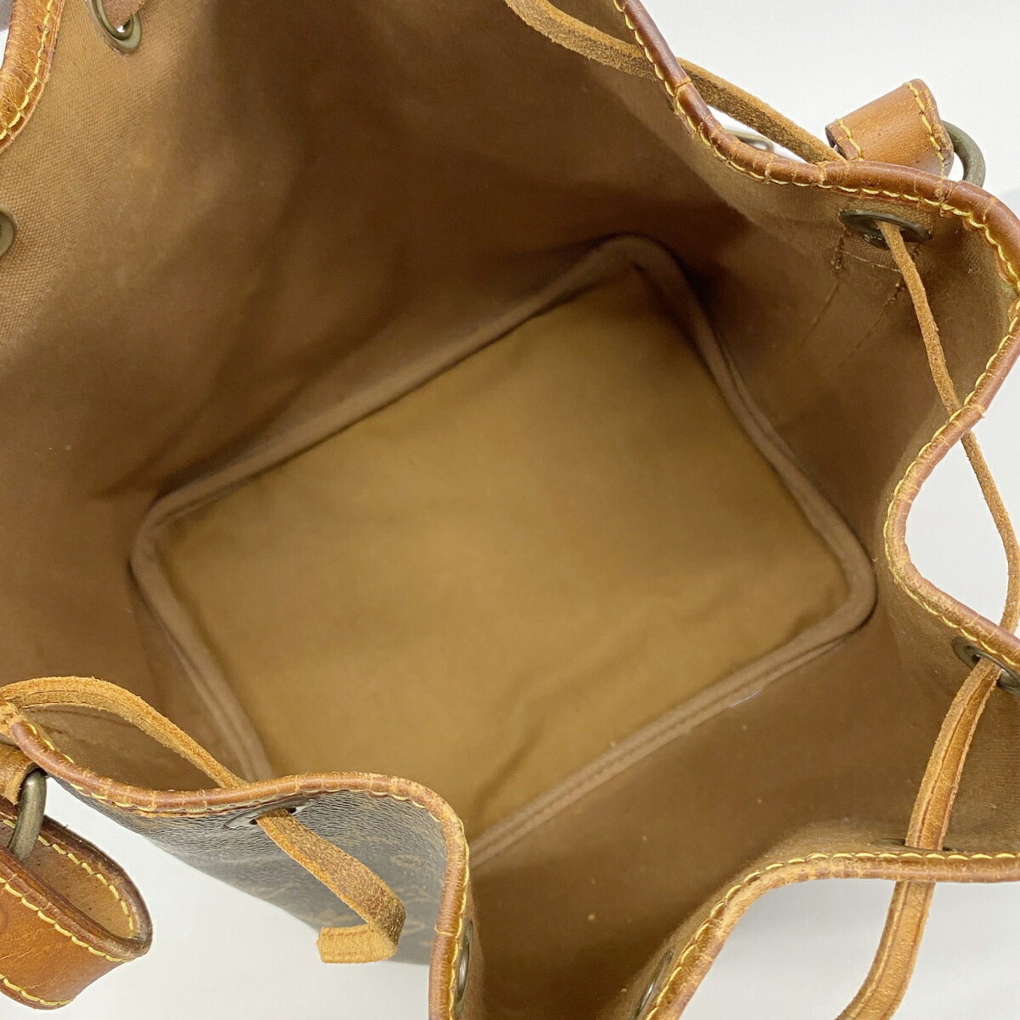 Louis Vuitton Brown Shoulder Bag (Pre-Owned)